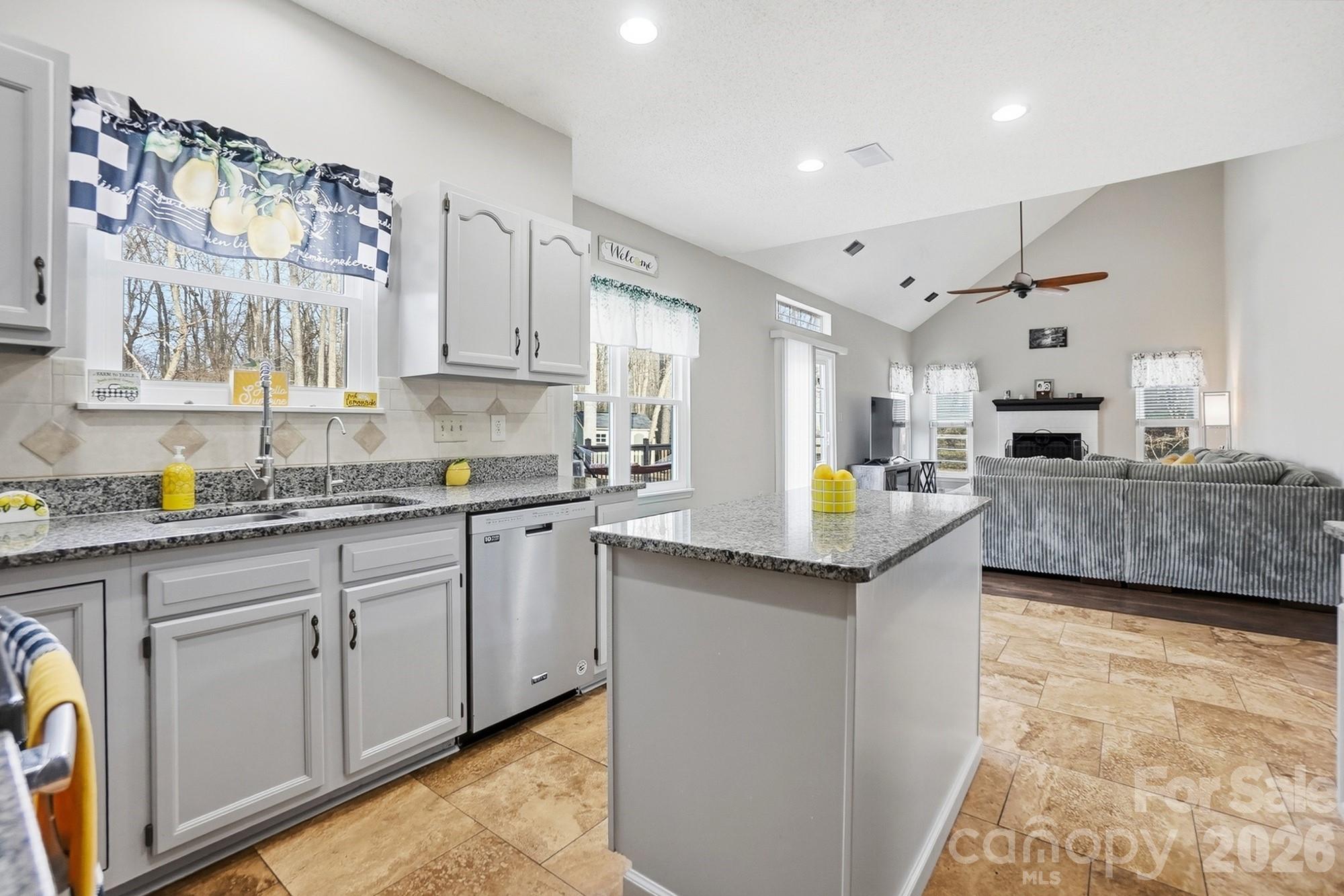 property viewer photo 12