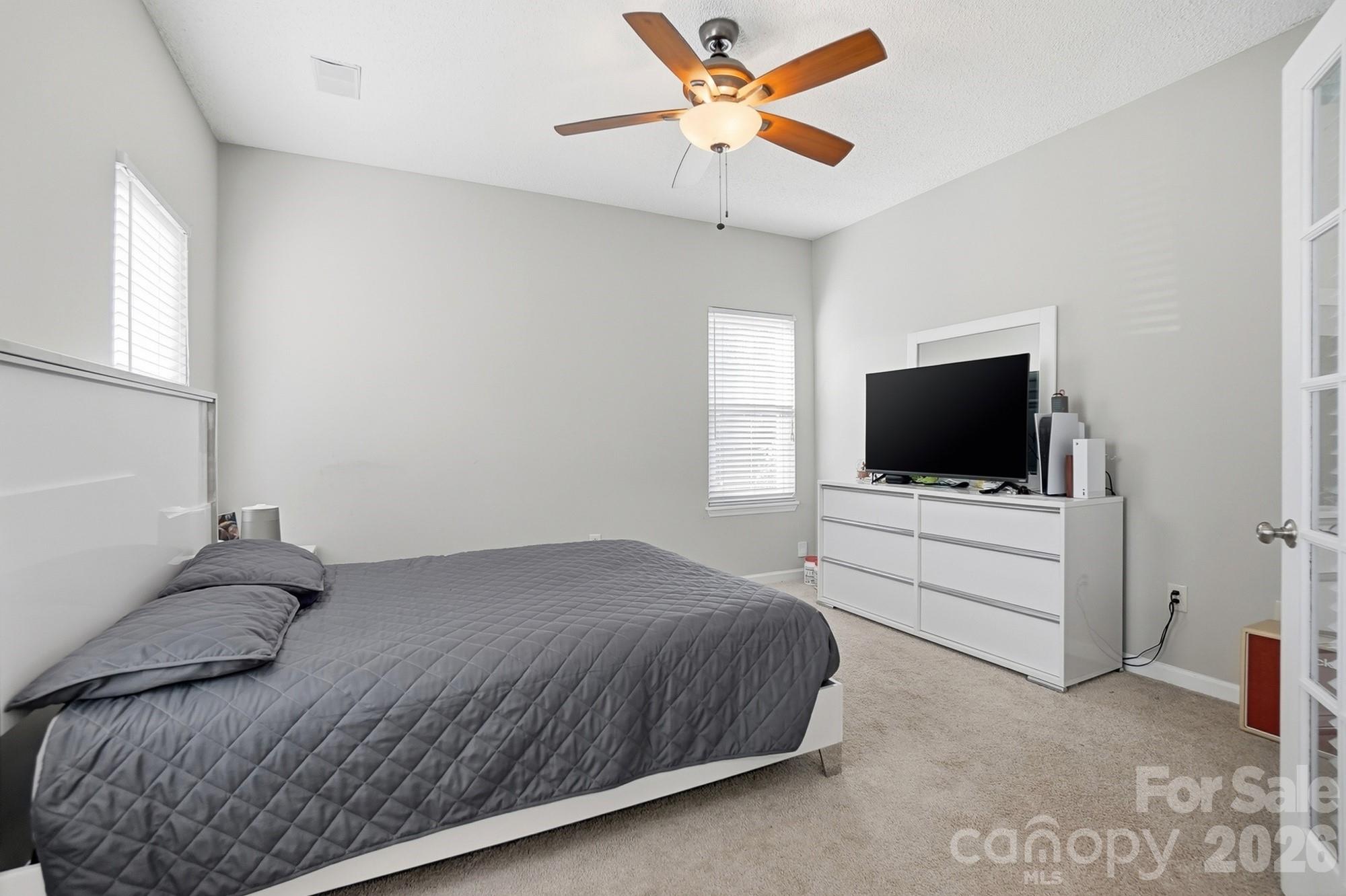 property viewer photo 16