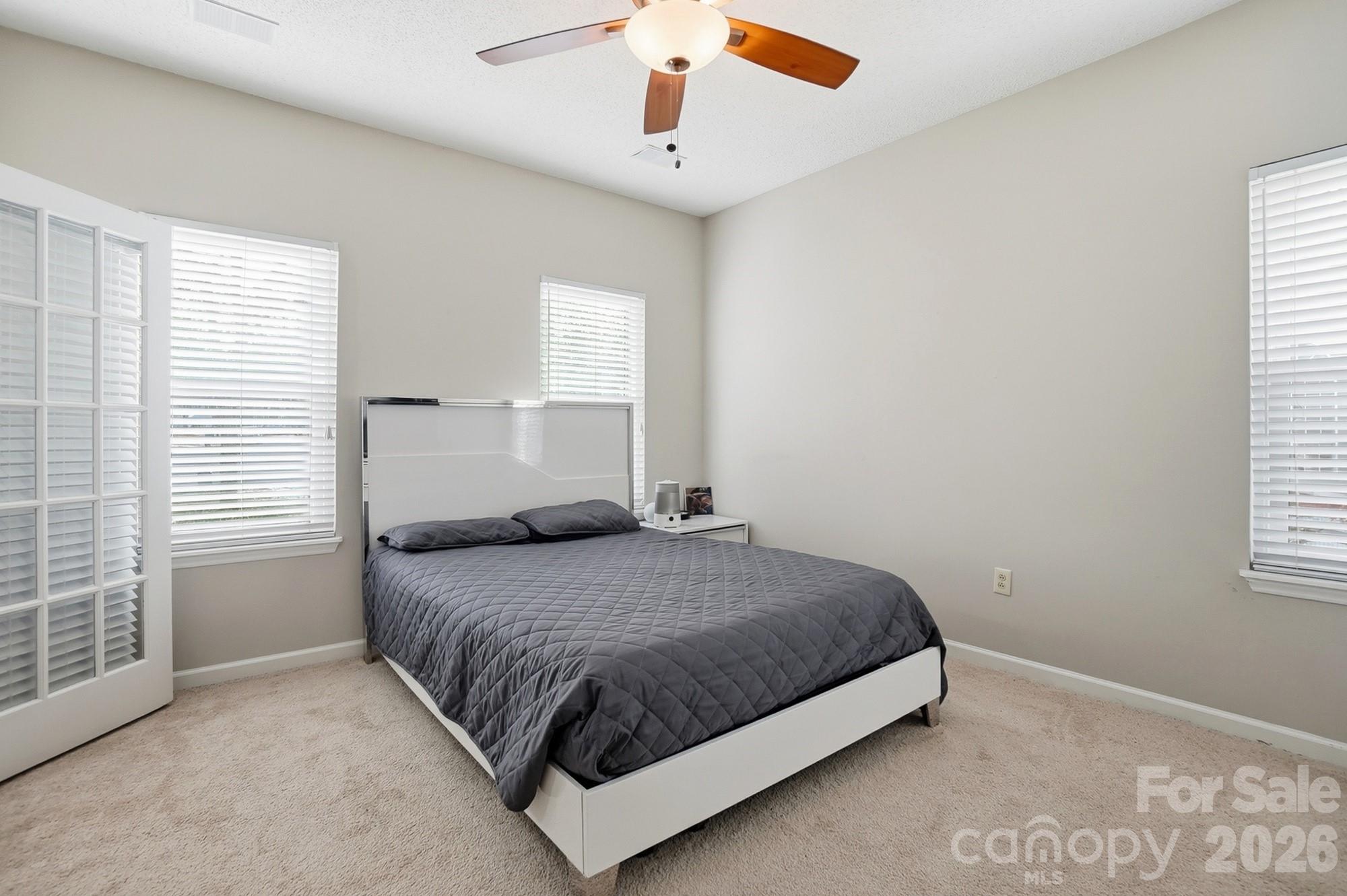property viewer photo 18