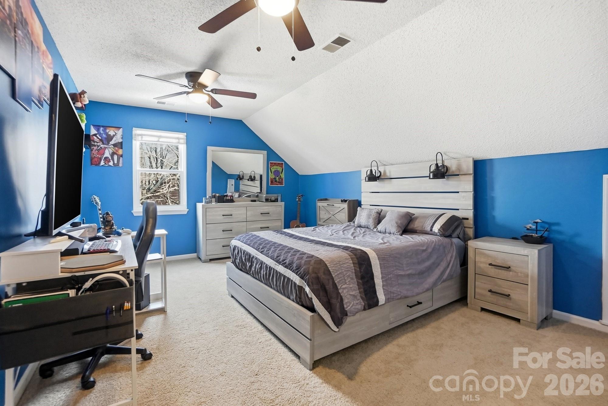 property viewer photo 36
