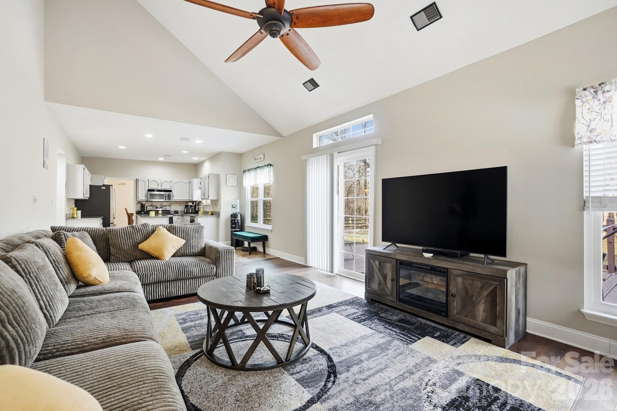 property viewer photo 4