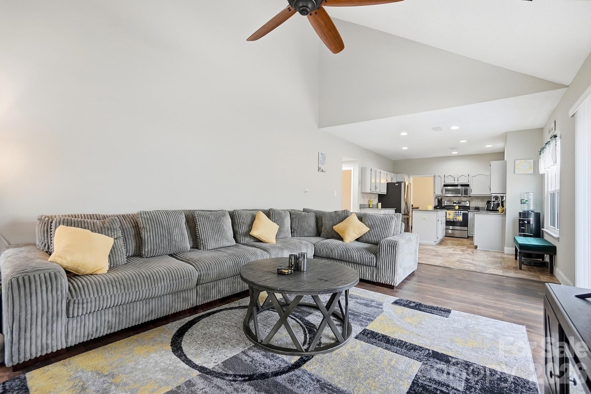 property viewer photo 5