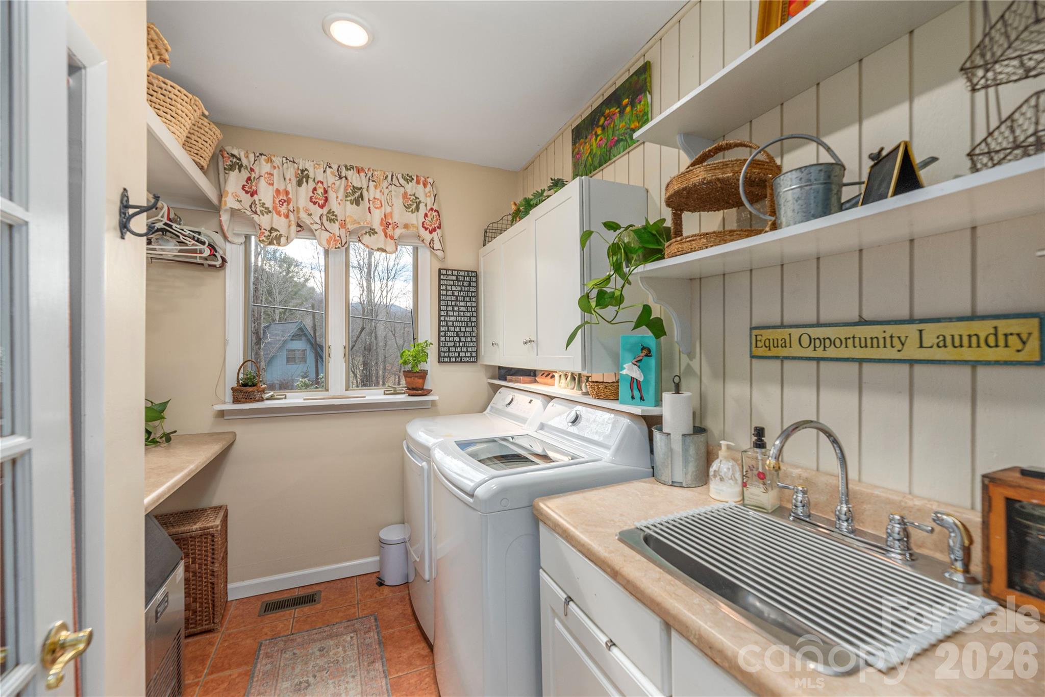property viewer photo 18