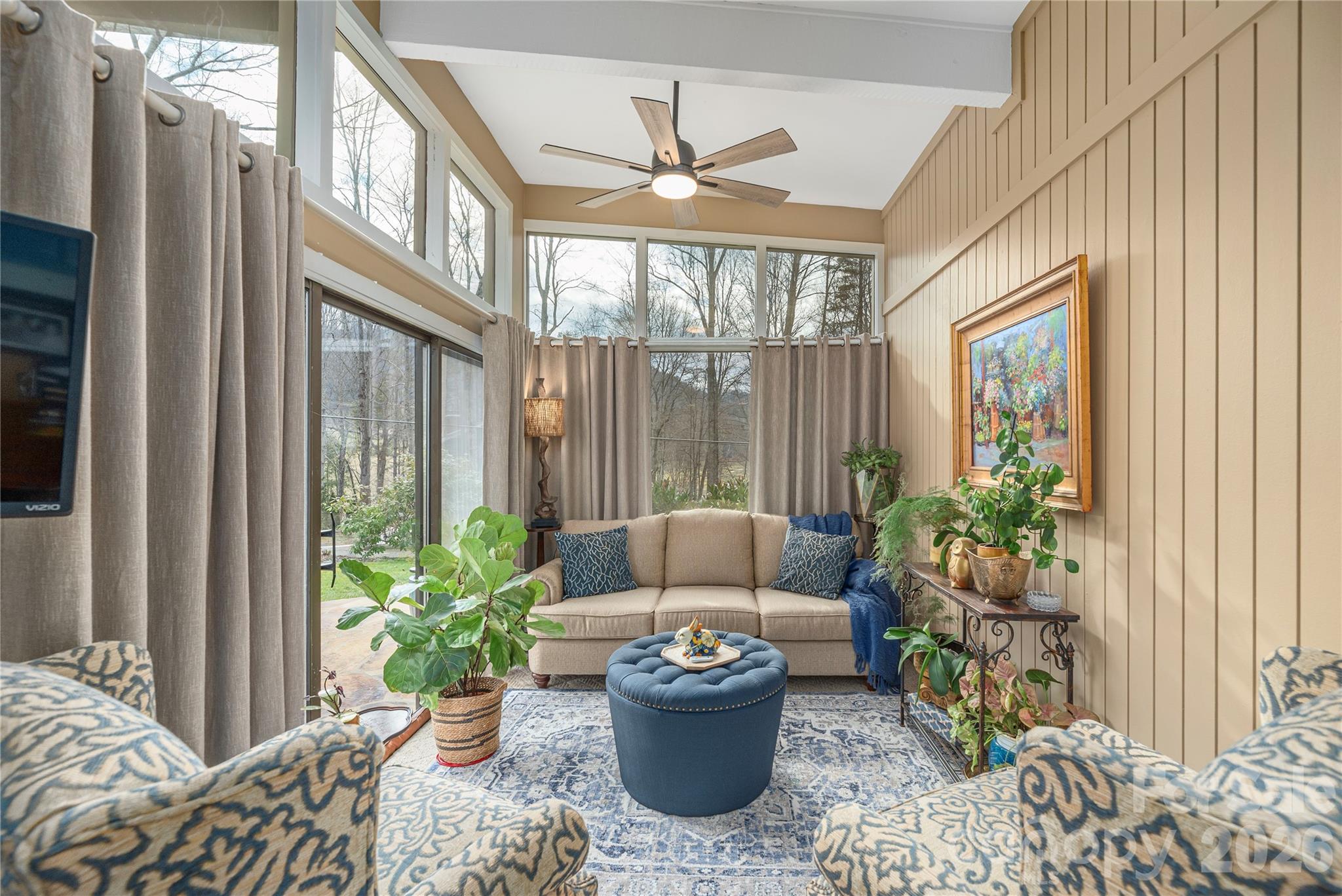 property viewer photo 4