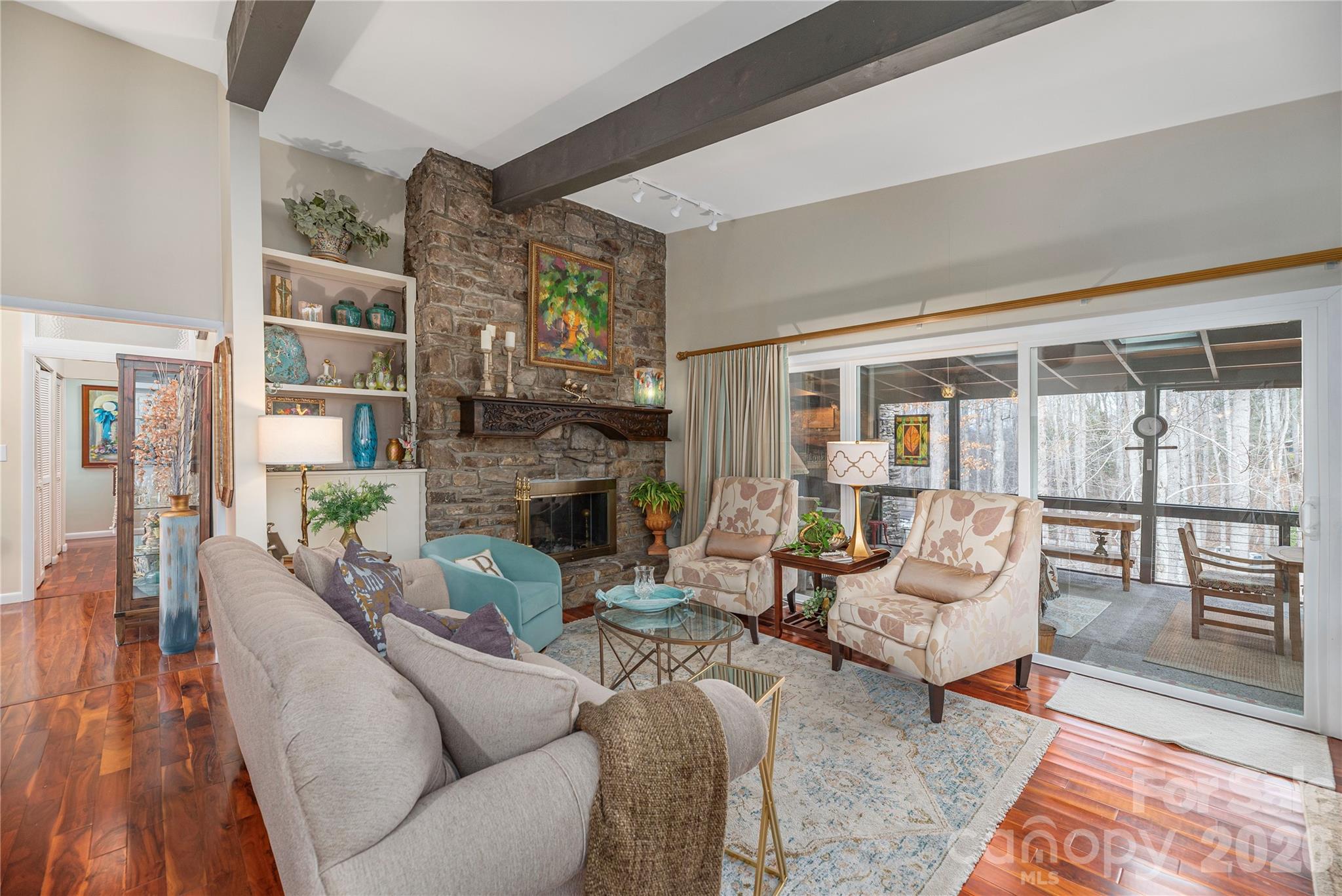 property viewer photo 6