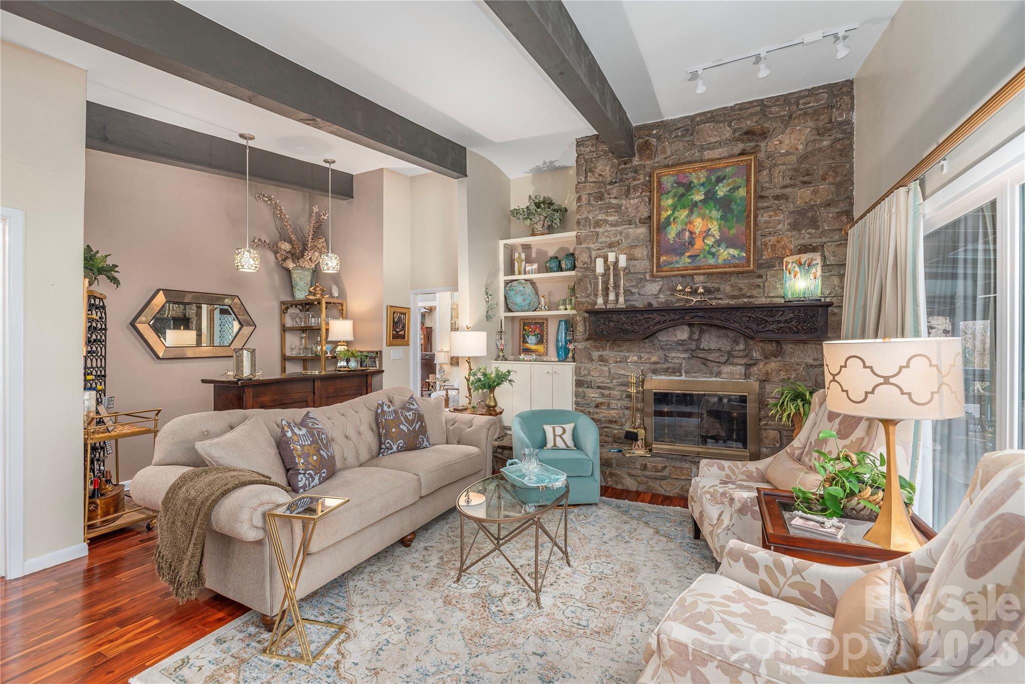 property viewer photo 7
