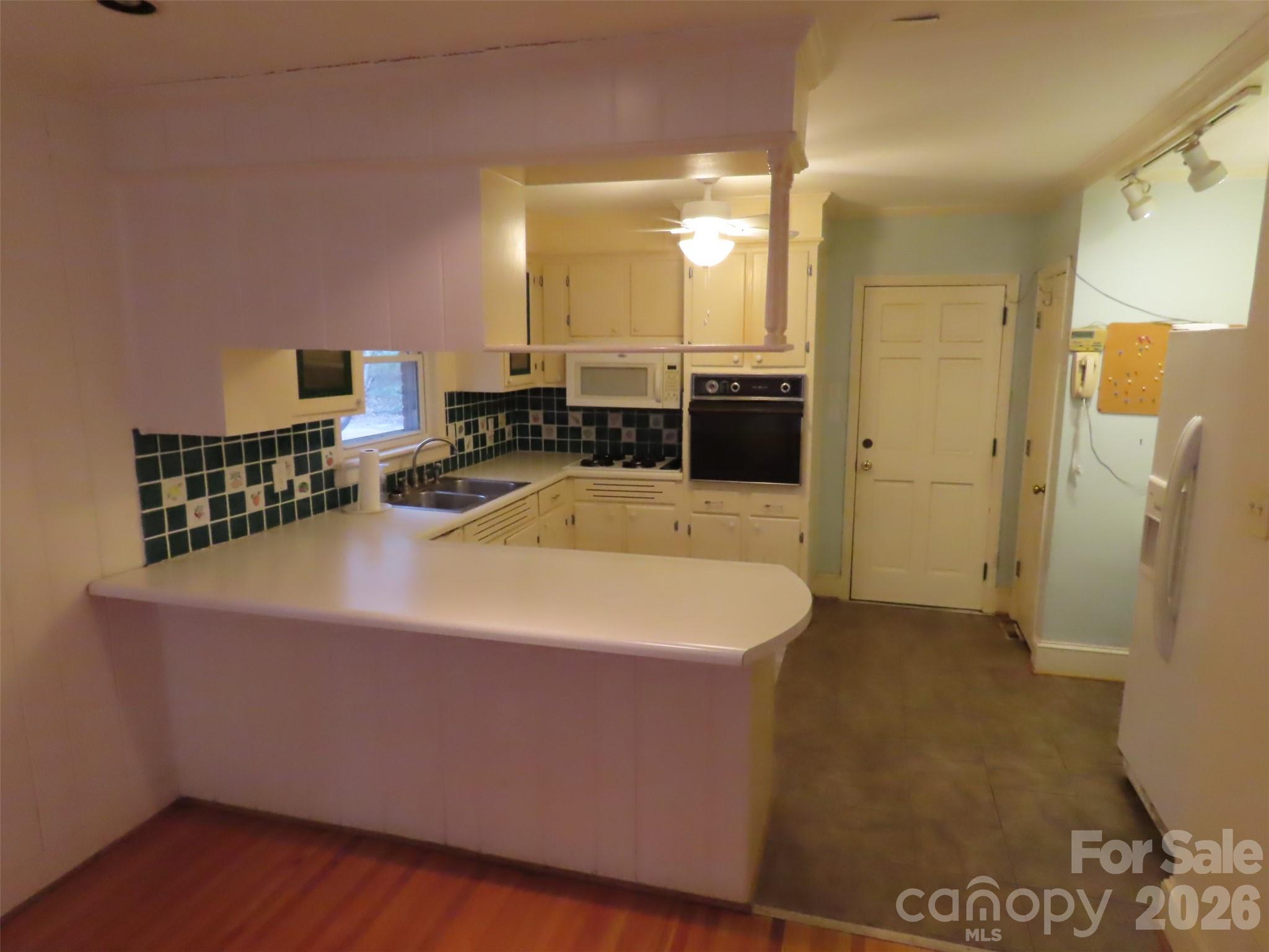 main property photo 27