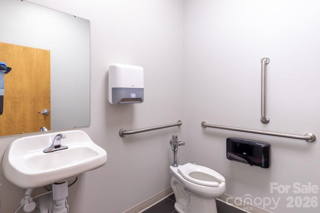 main property photo 10