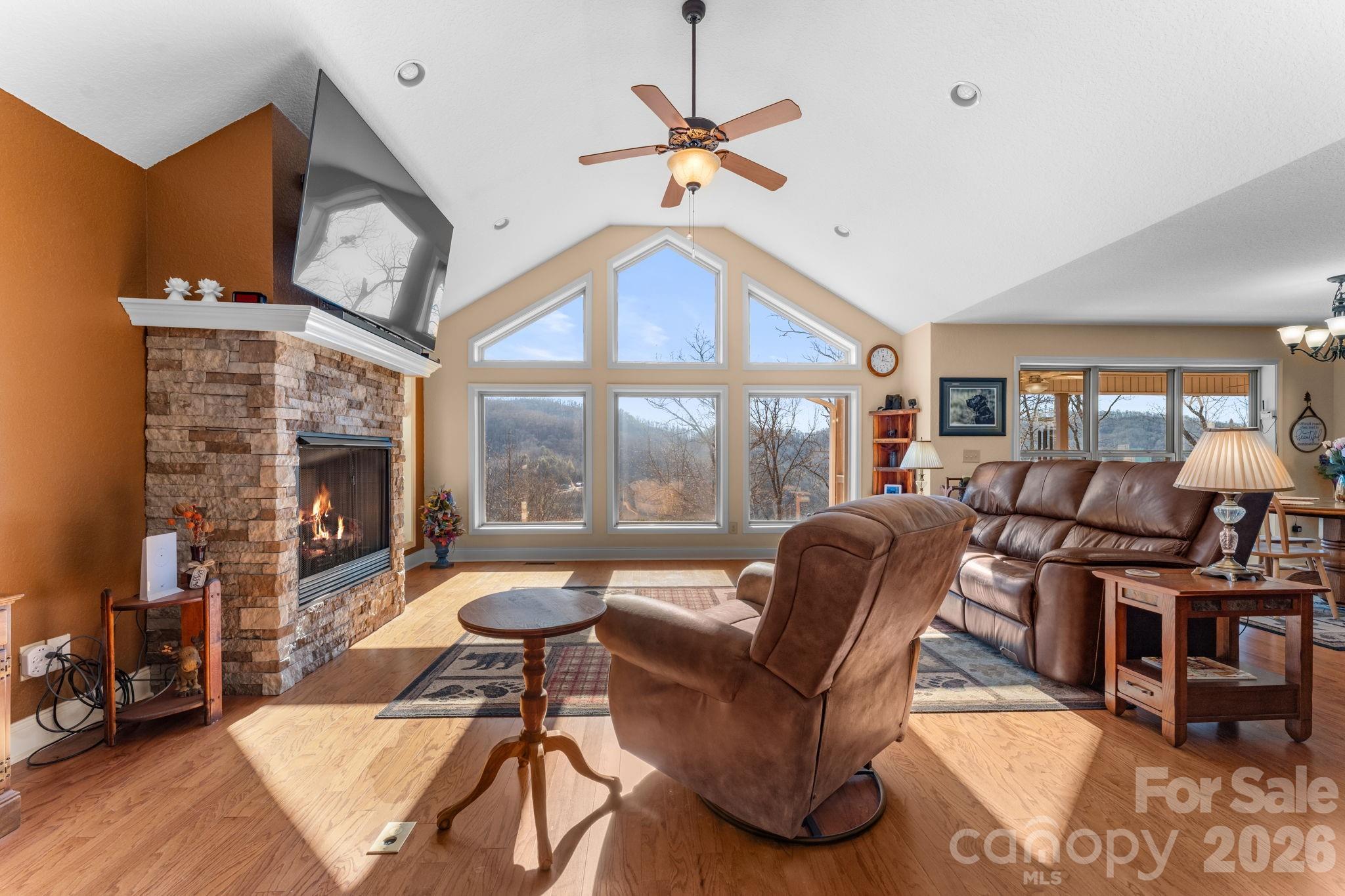 property viewer photo 1