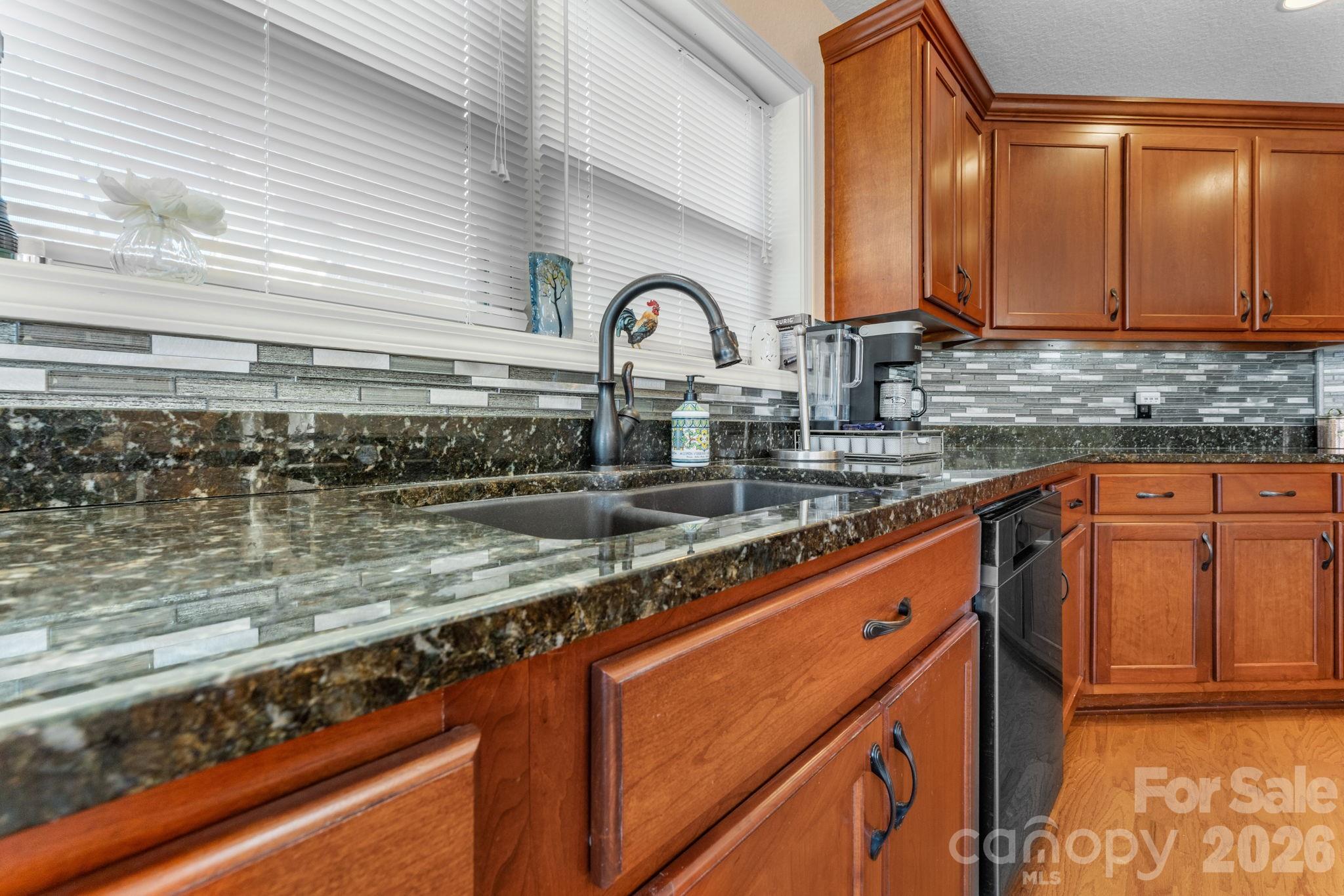 property viewer photo 12