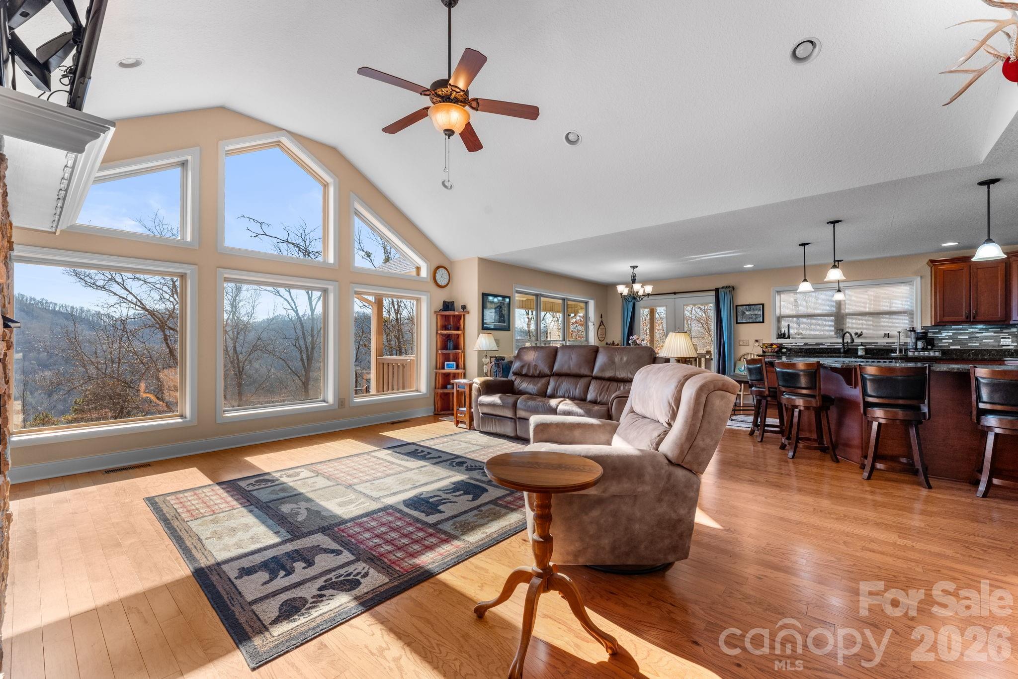 property viewer photo 2