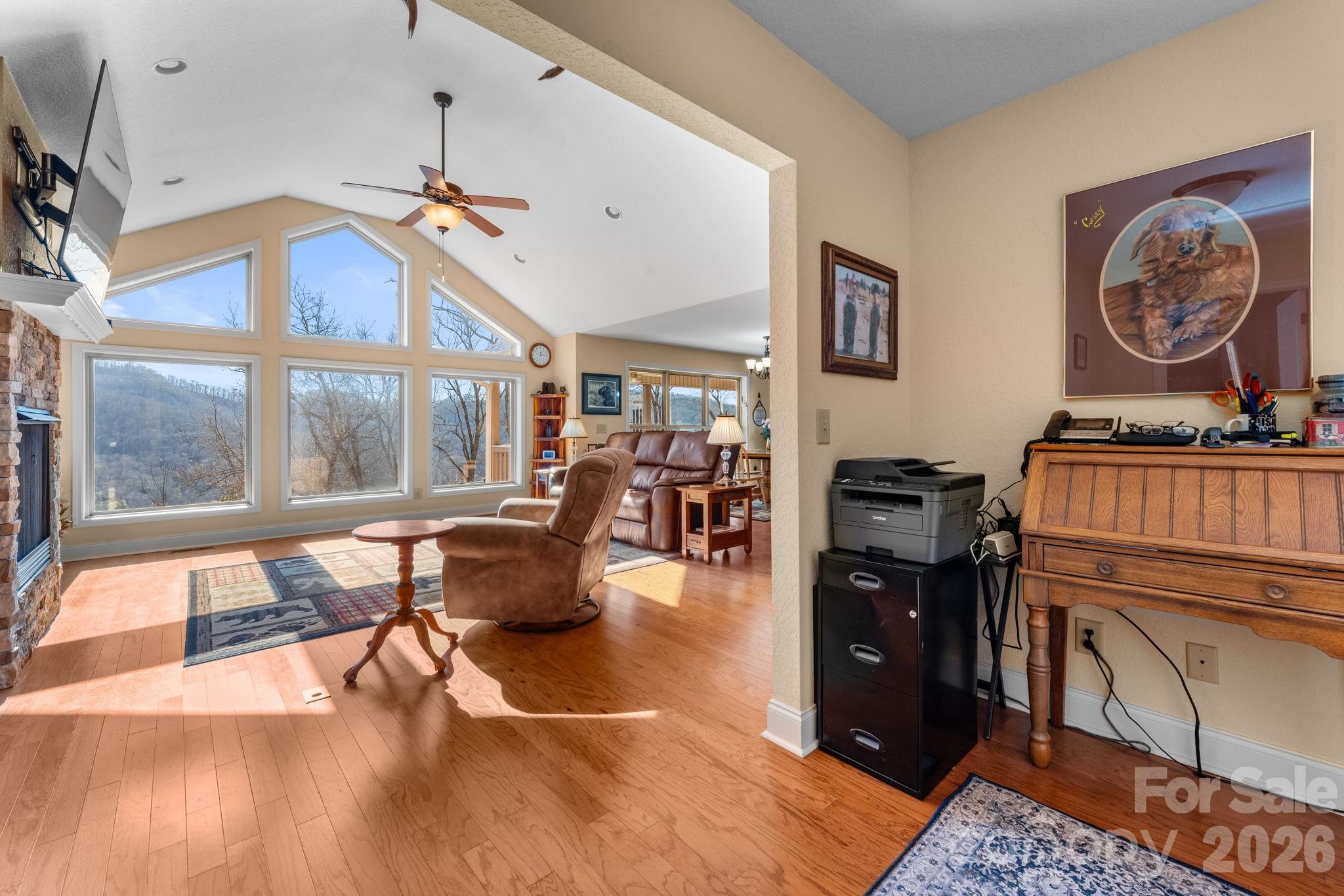 property viewer photo 25