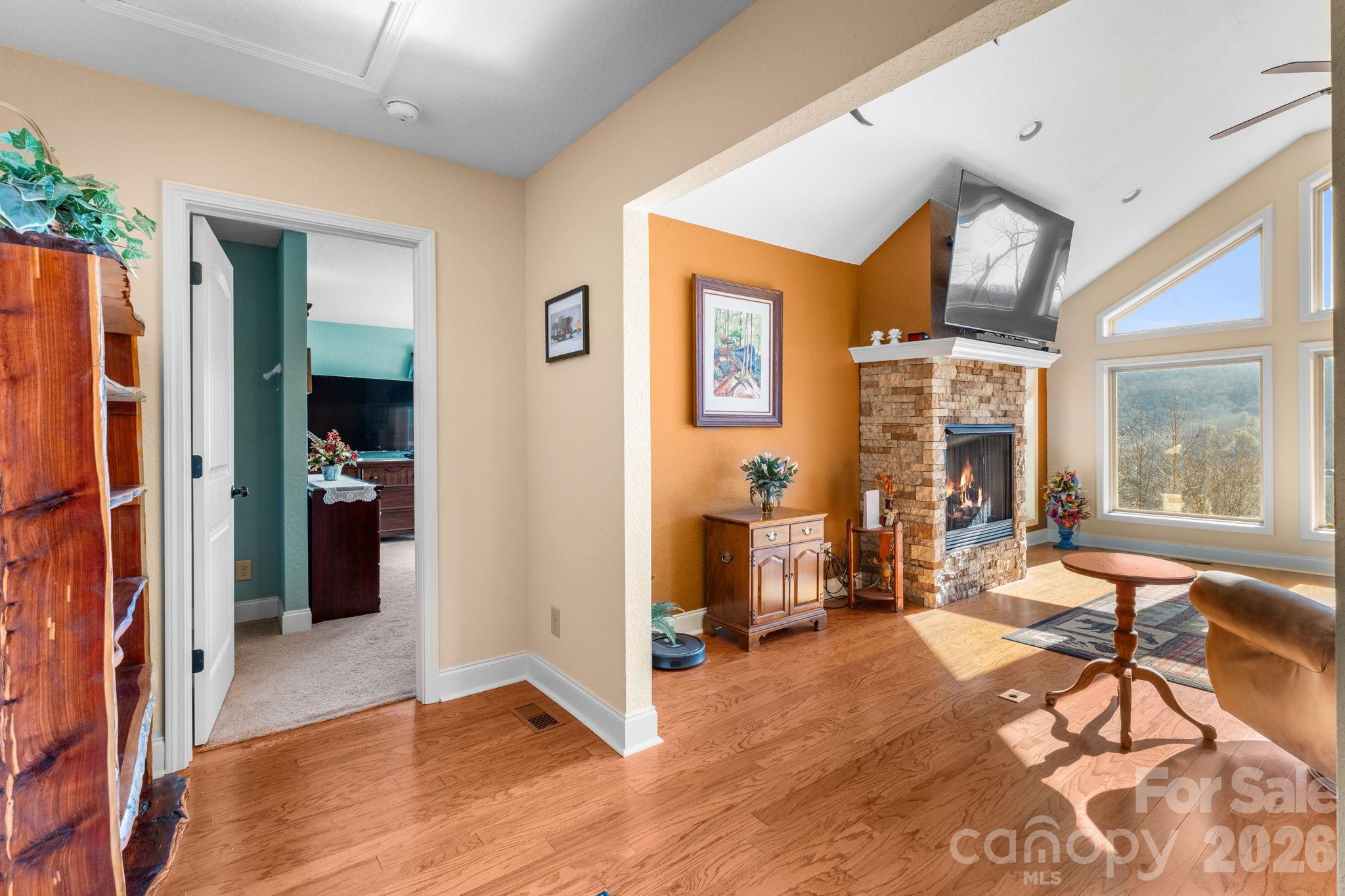 property viewer photo 27