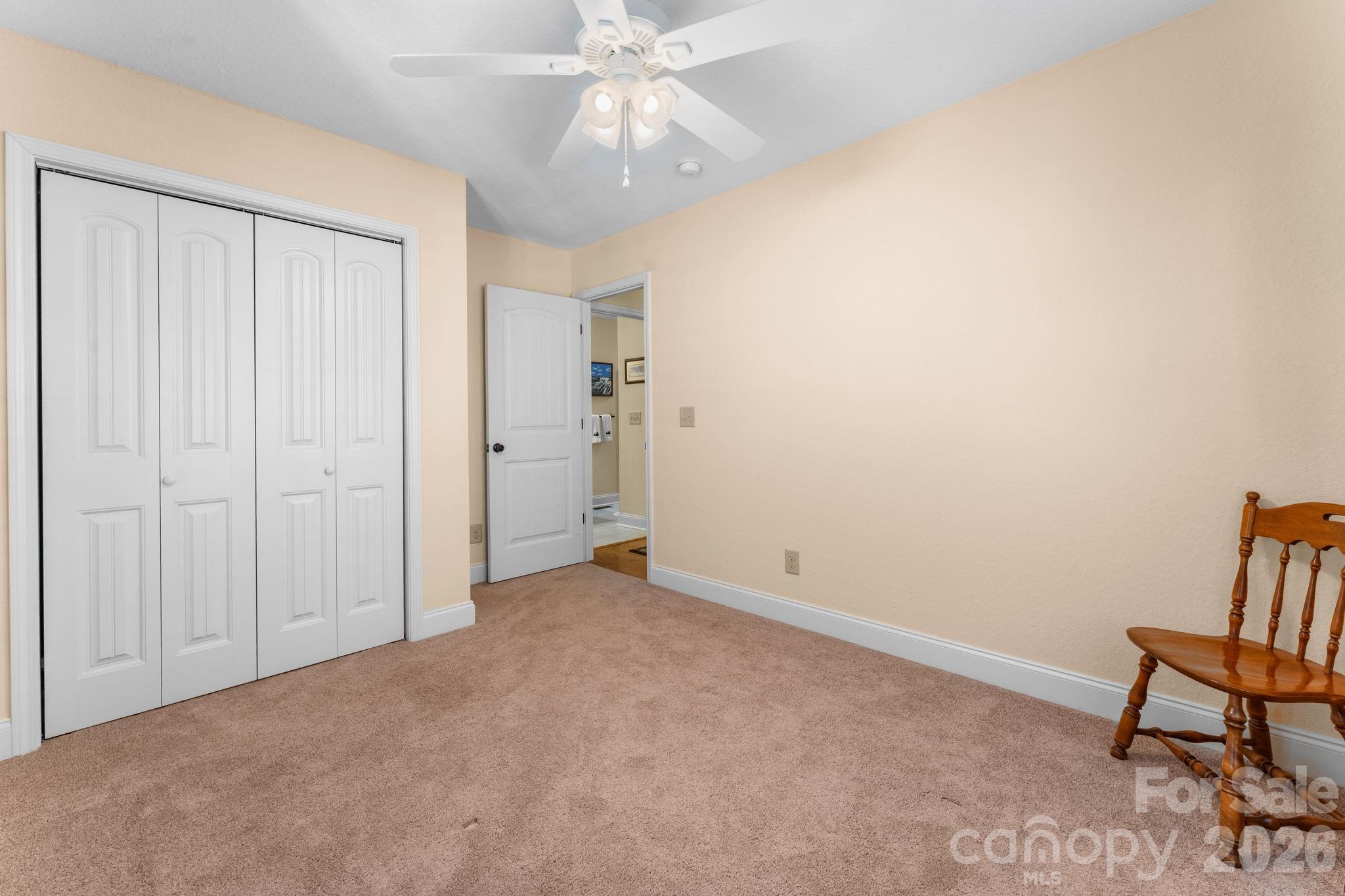 property viewer photo 32