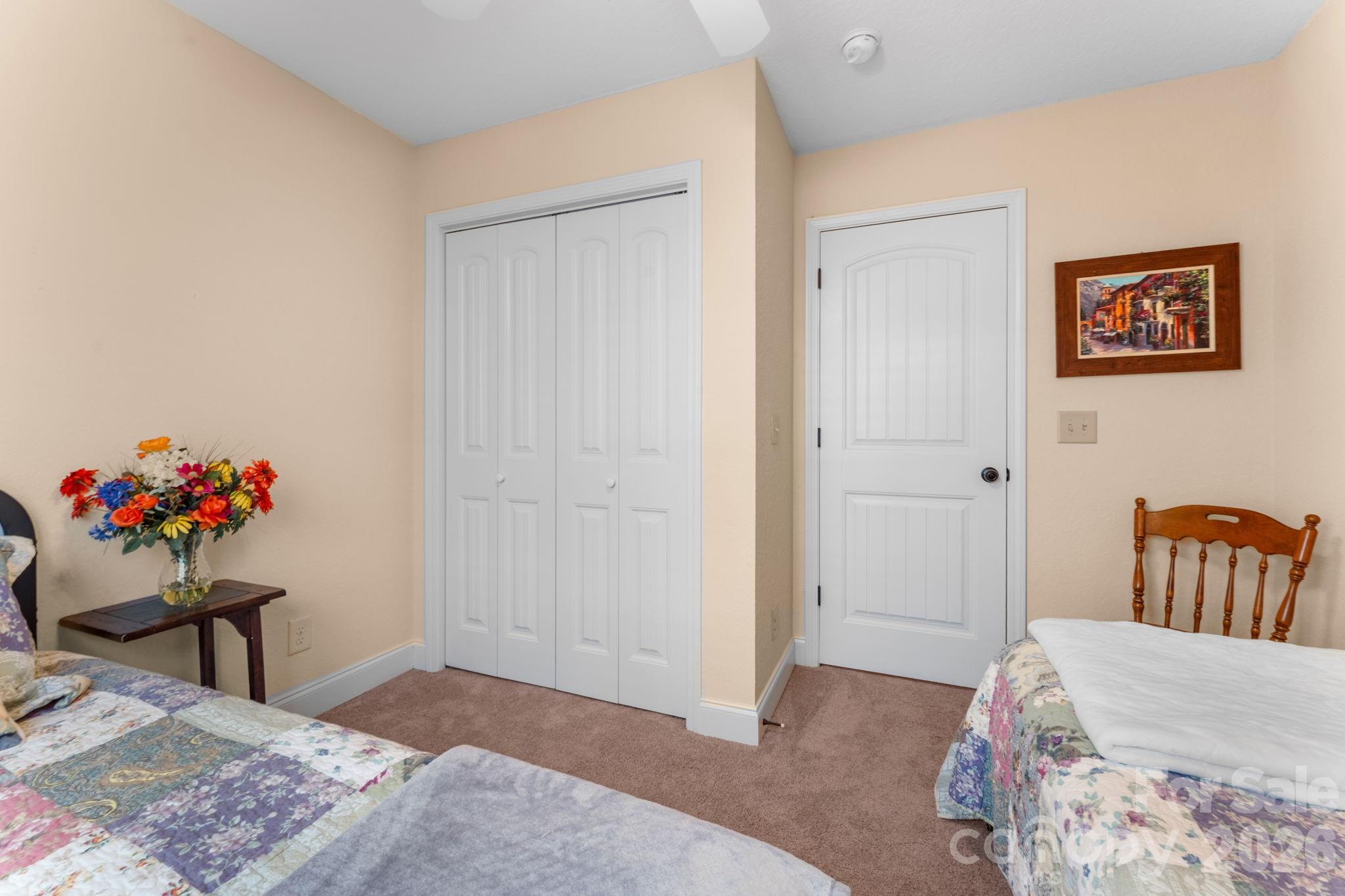 property viewer photo 37