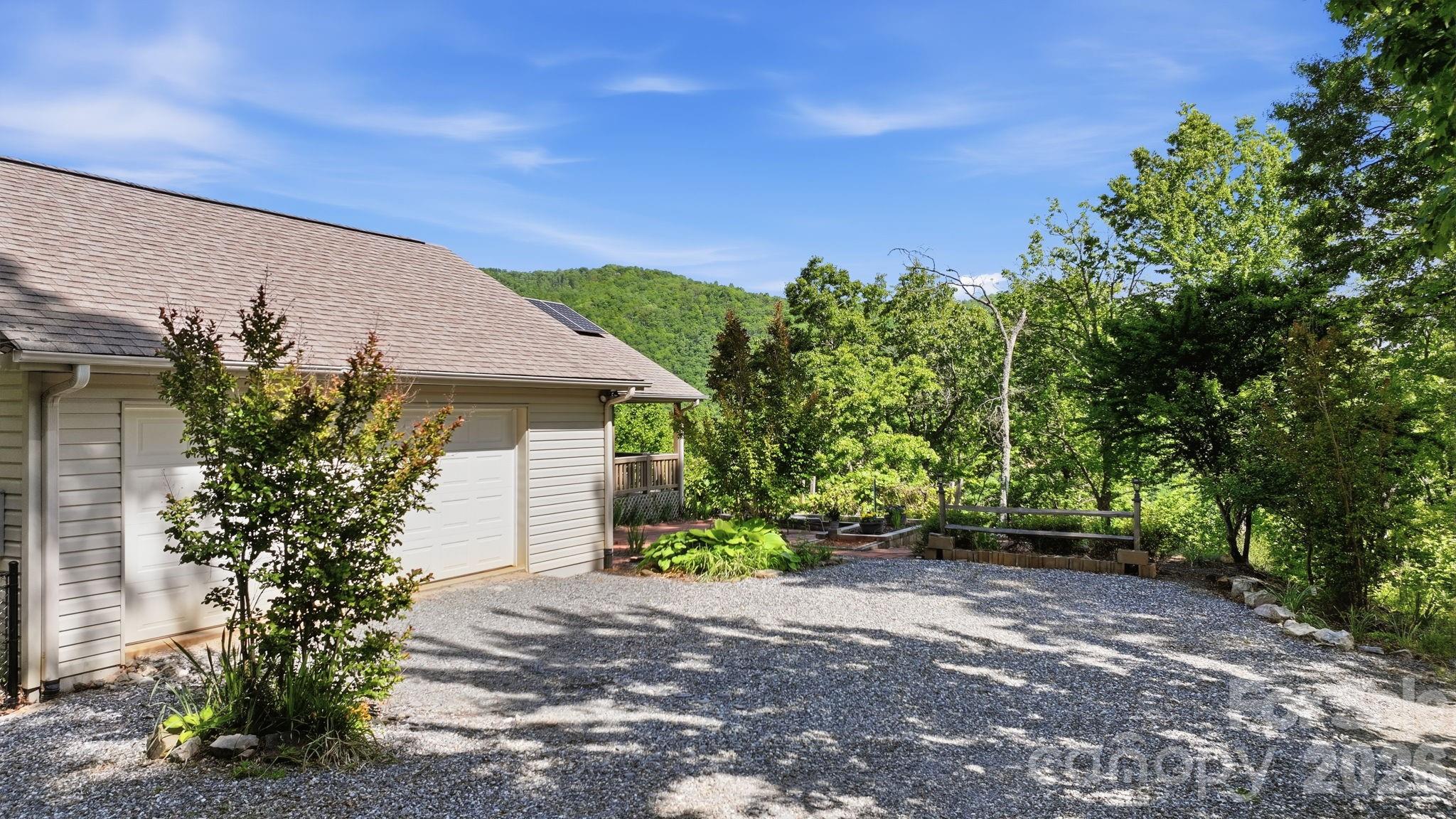 property viewer photo 42