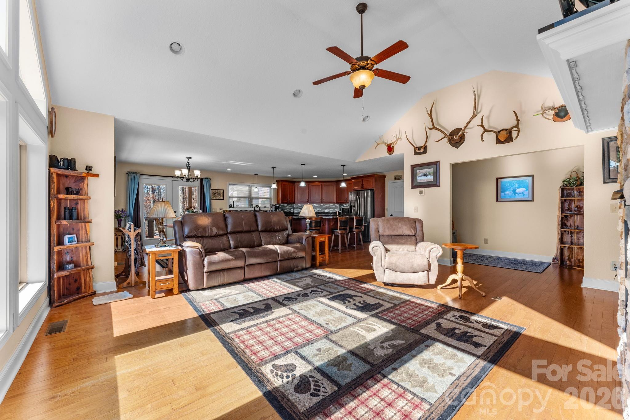 property viewer photo 8