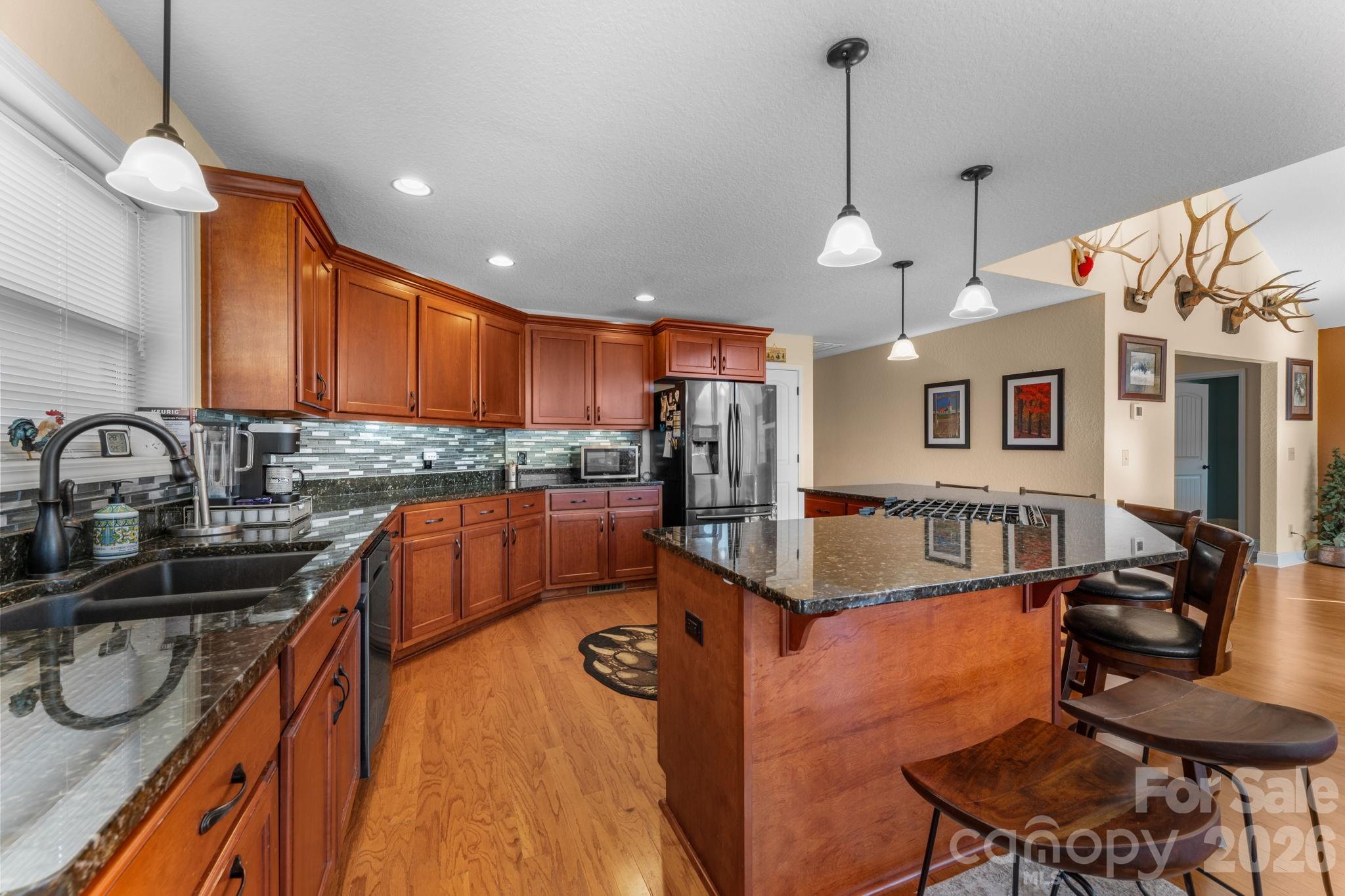 property viewer photo 9
