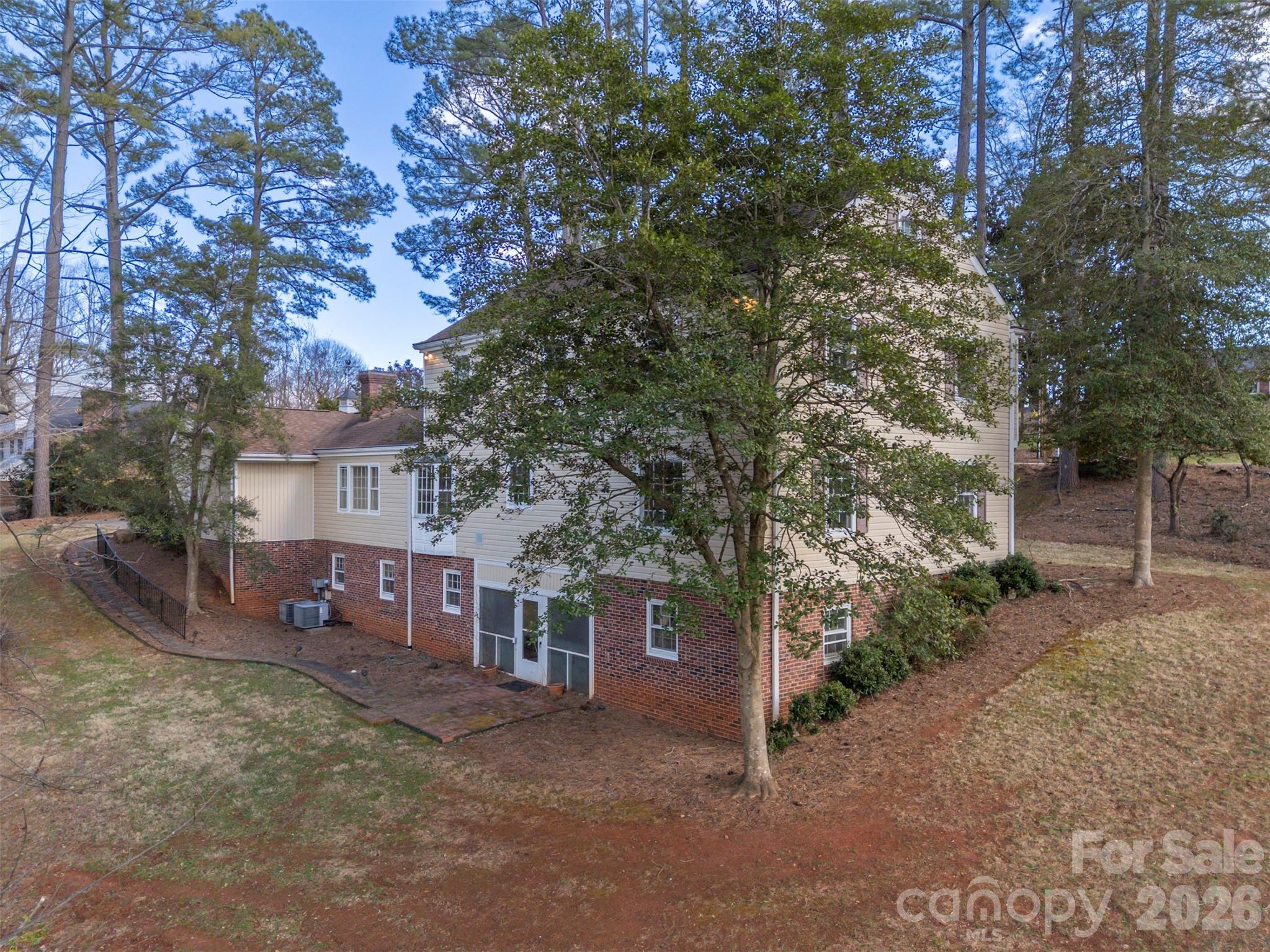 main property photo 39