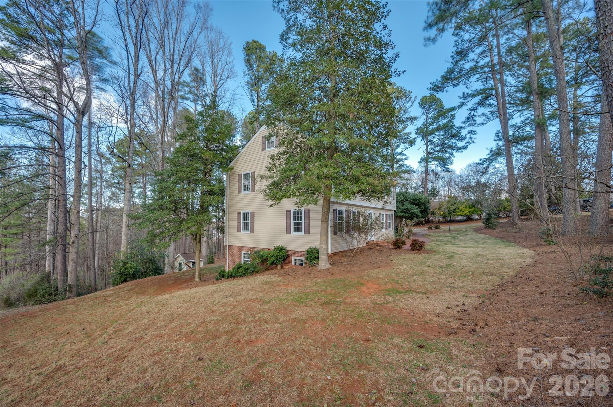 main property photo 4