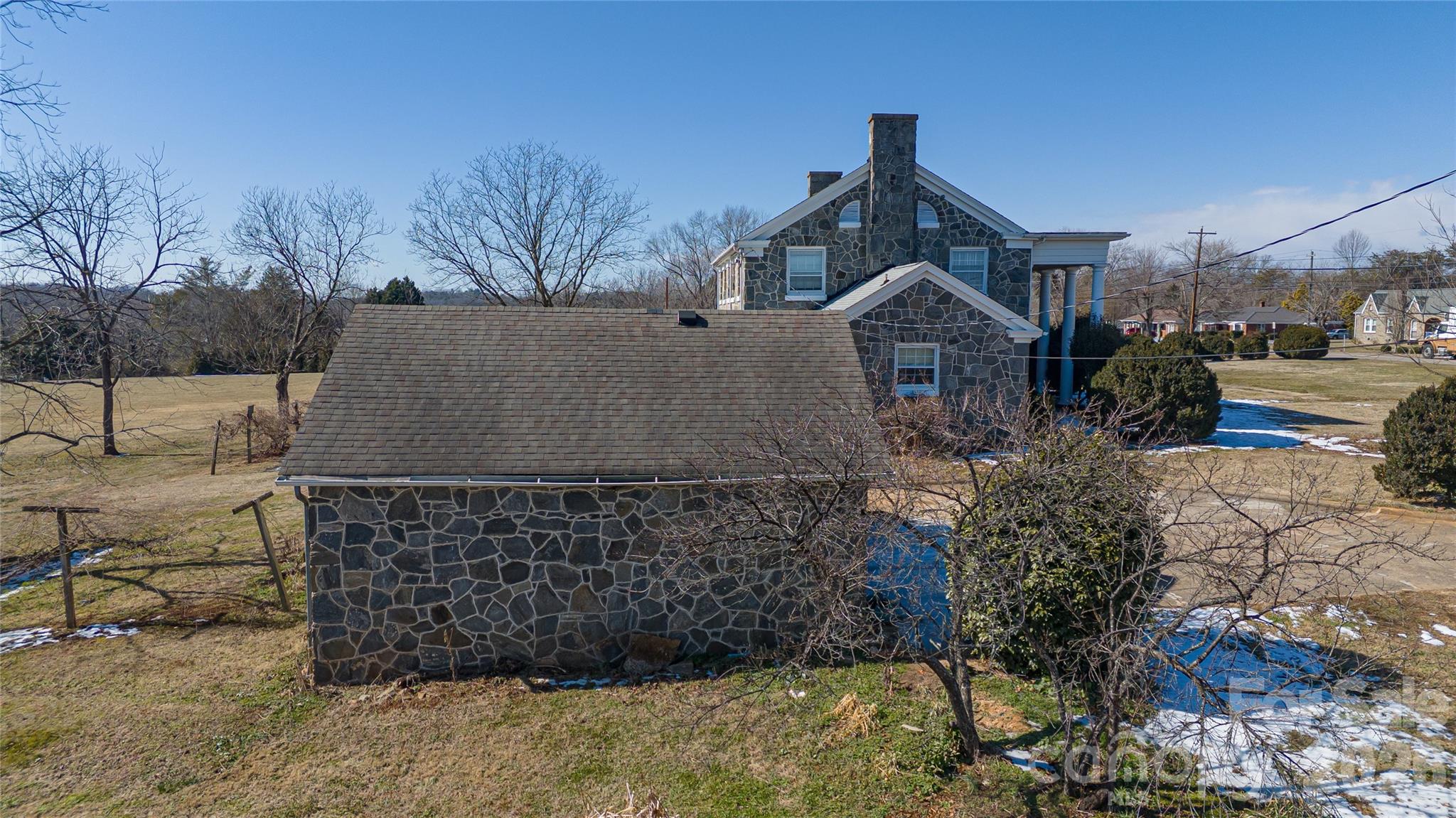 main property photo 13