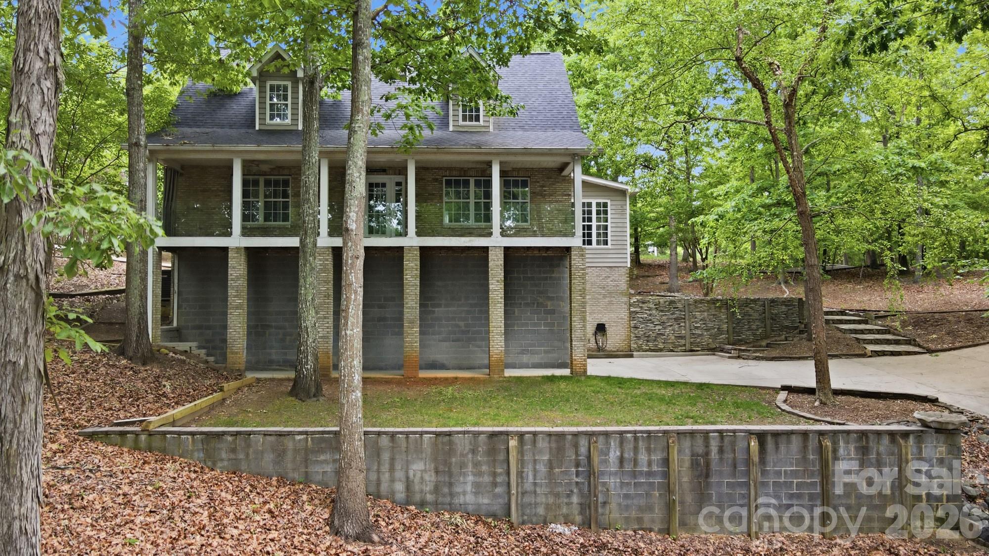 main property photo 40