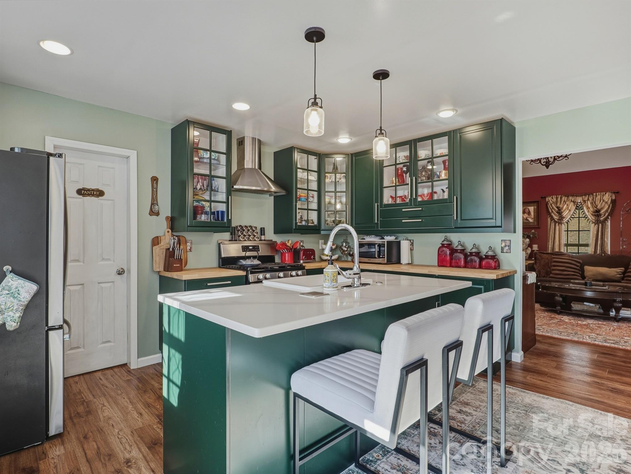 main property photo 5