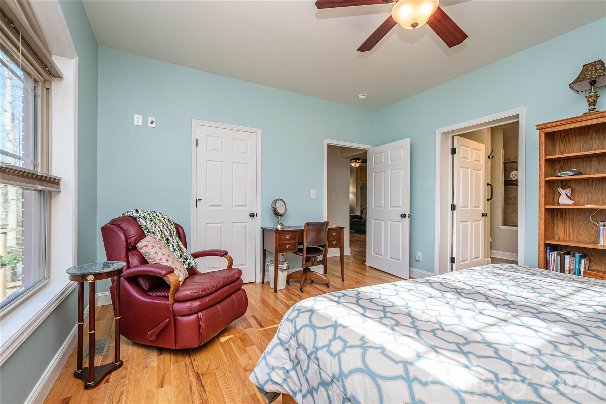 main property photo 36