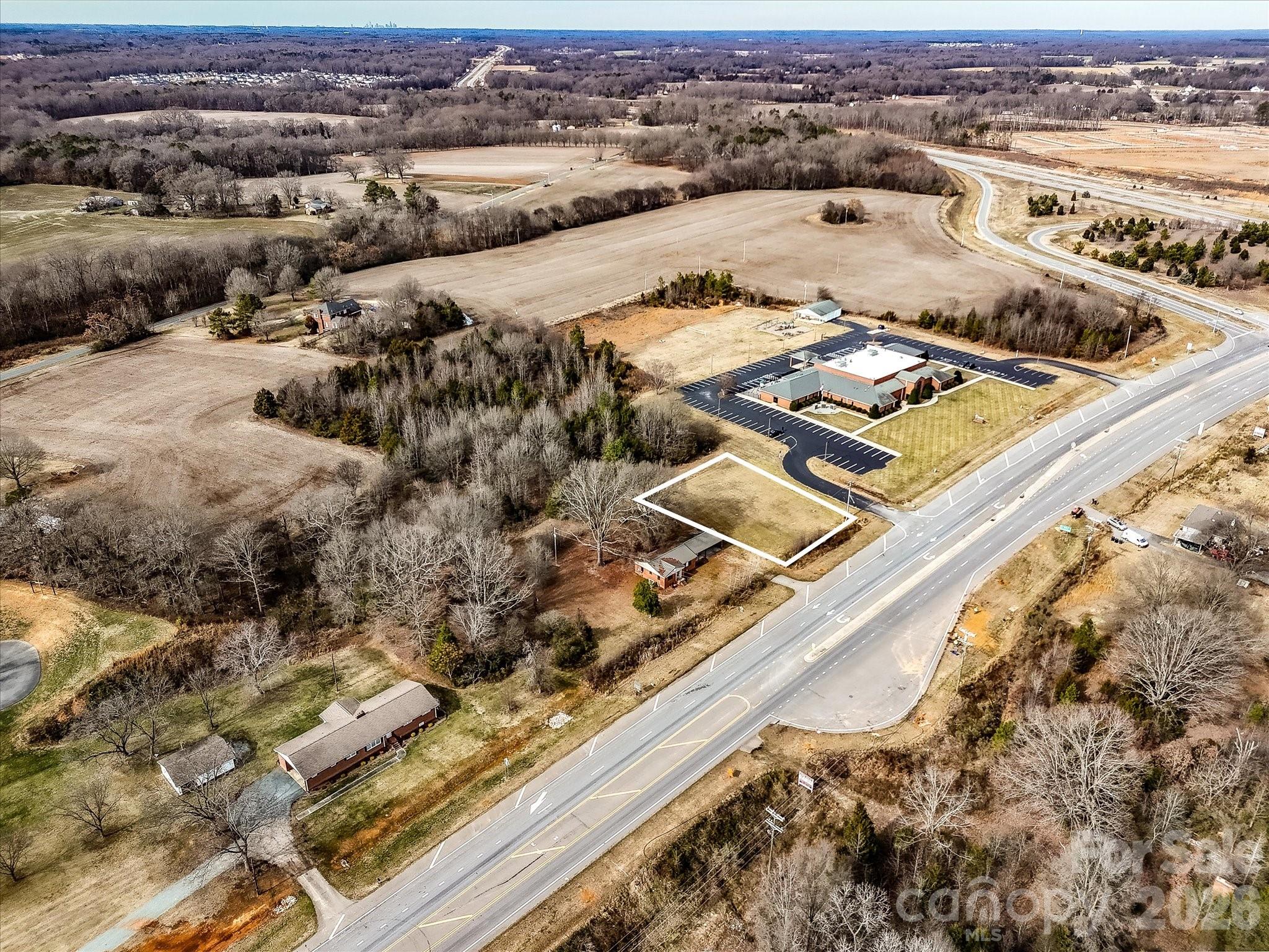 main property photo 16