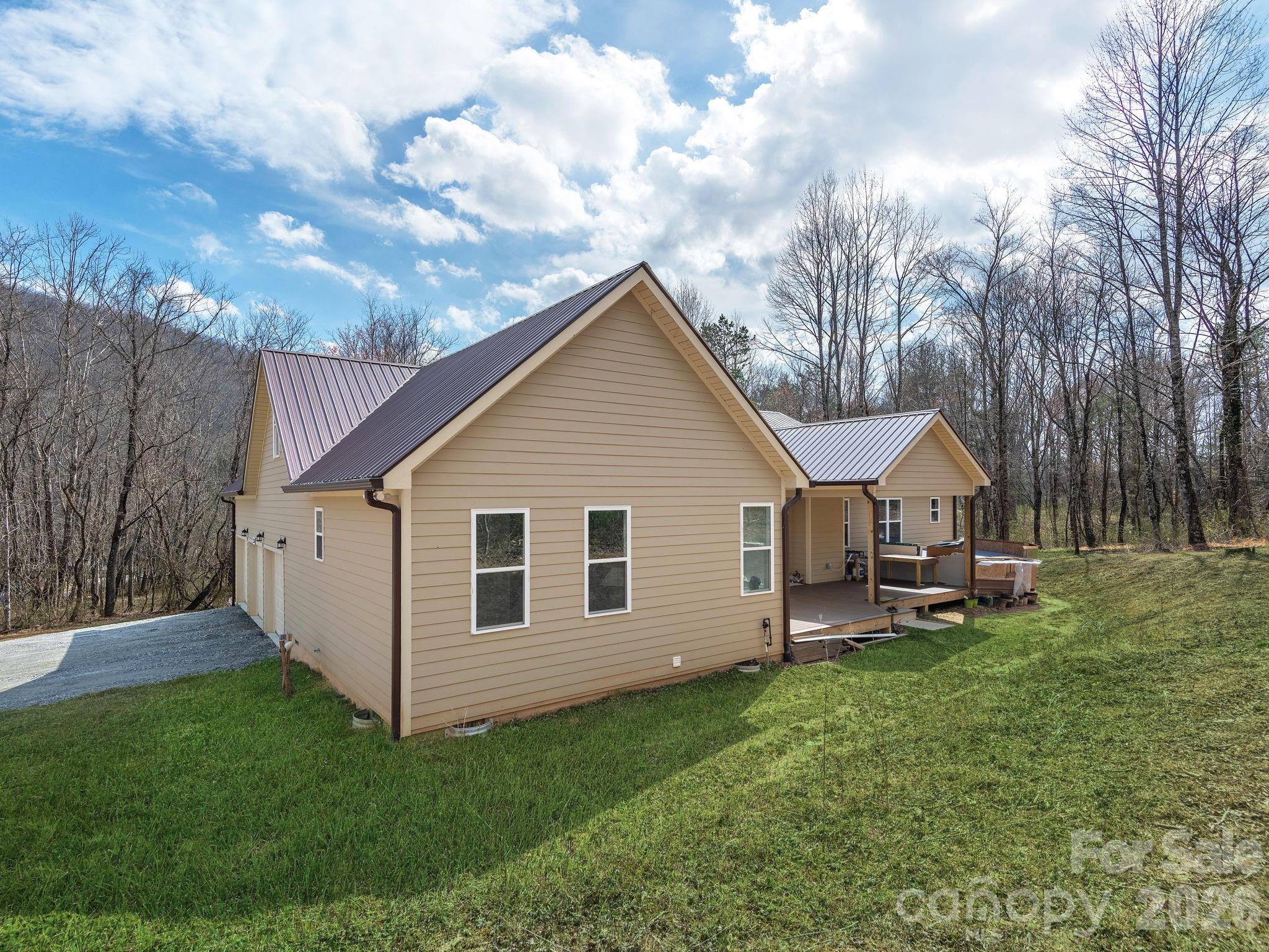 main property photo 28