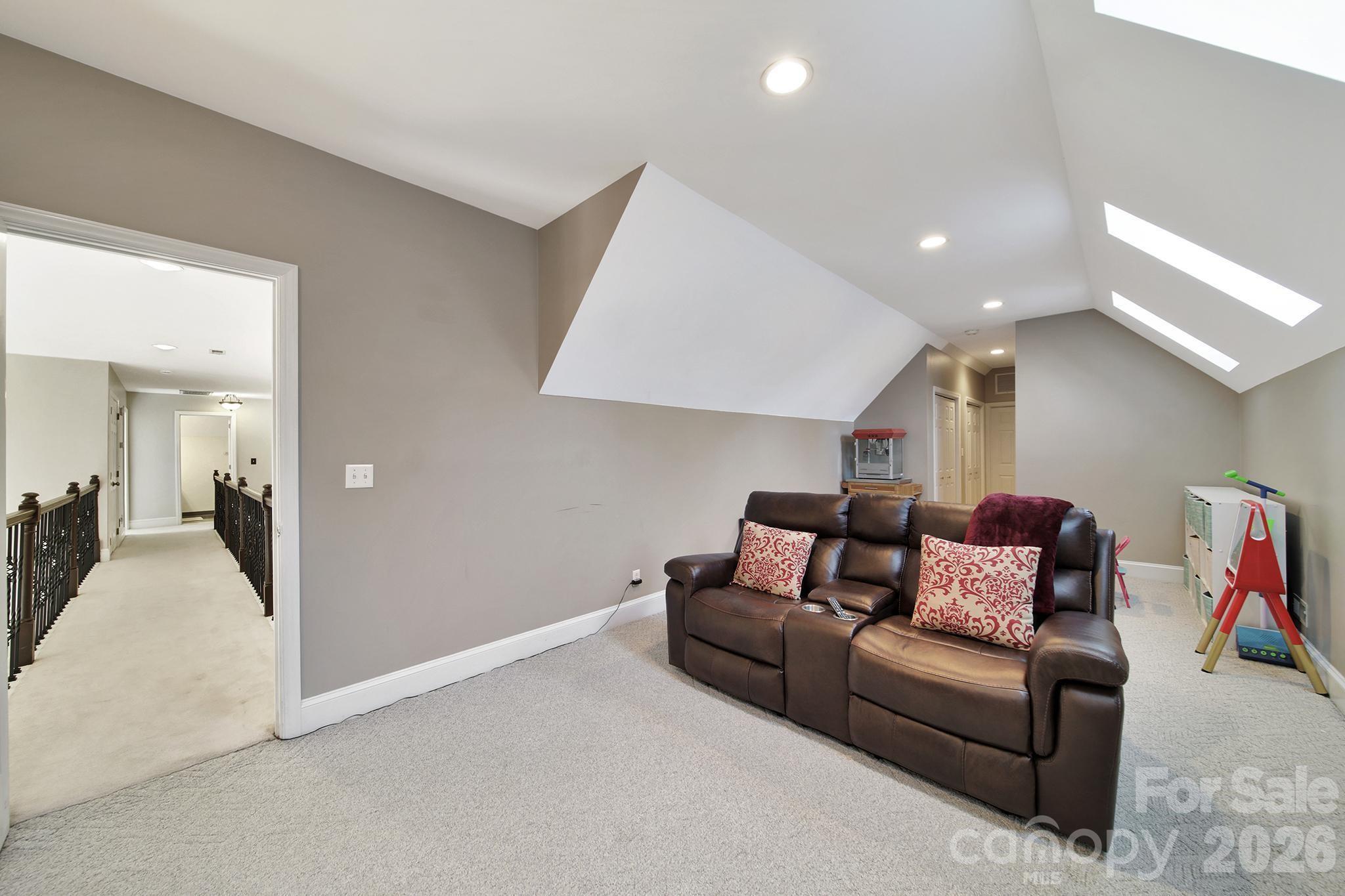 property viewer photo 24