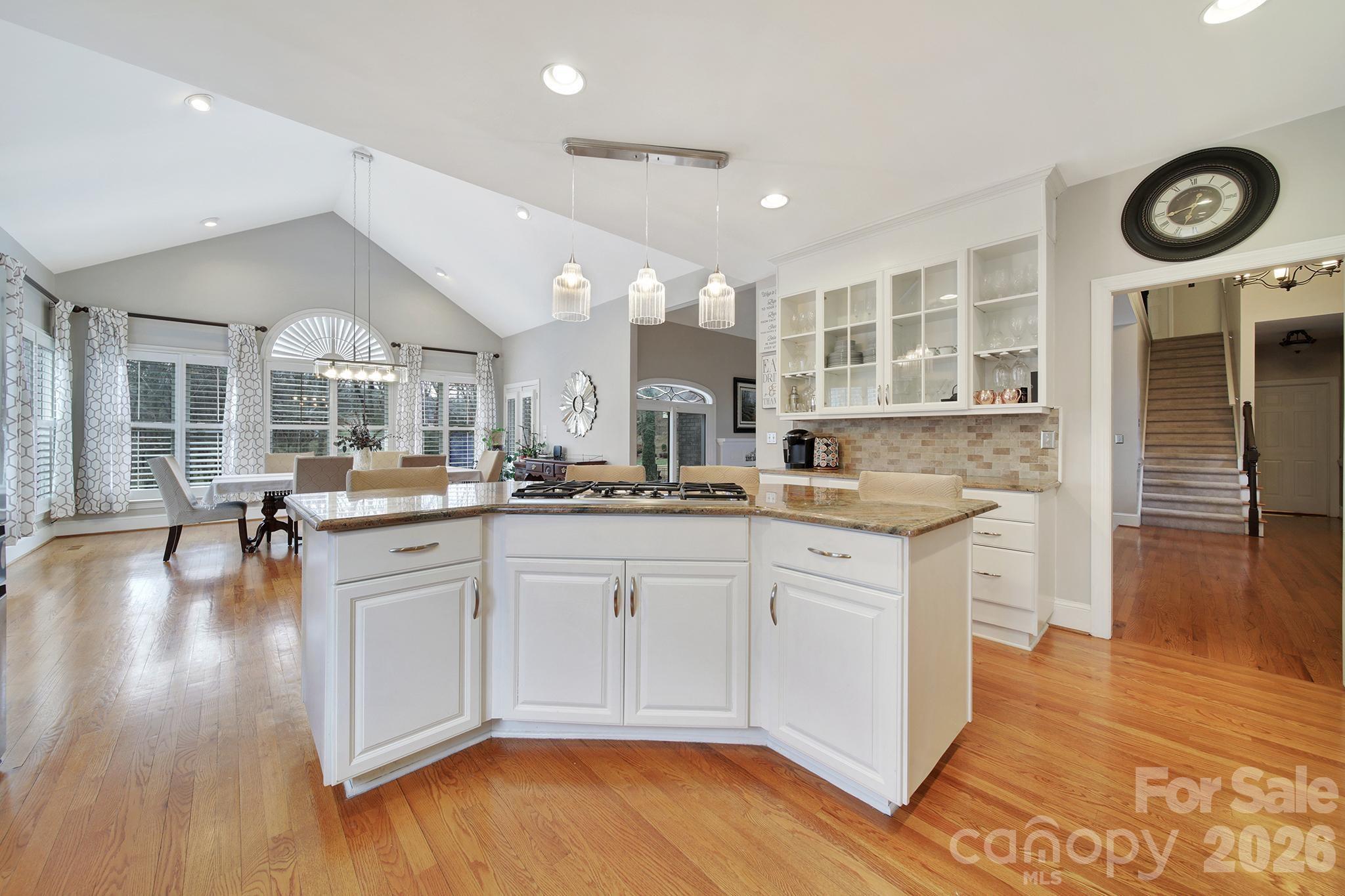 property viewer photo 3