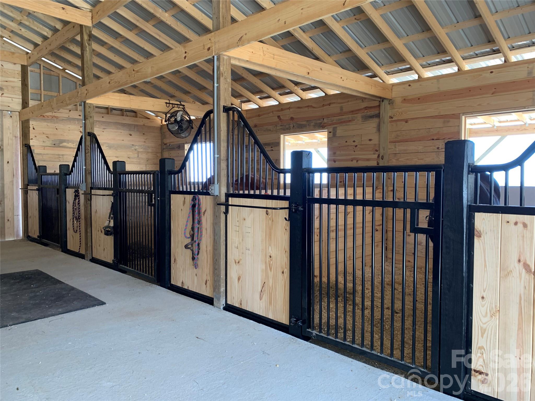 main property photo 40