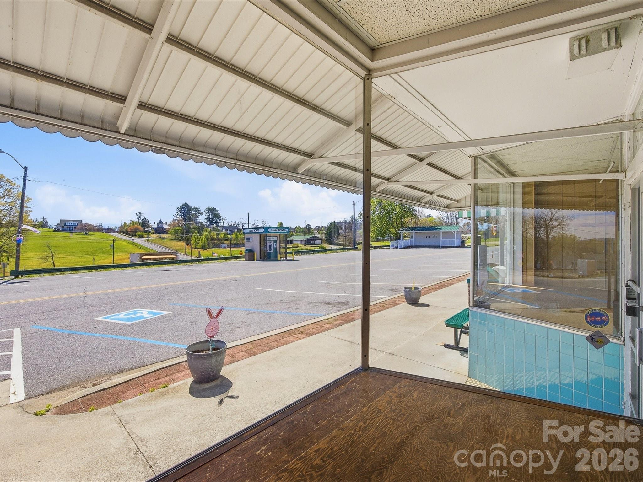 main property photo 10