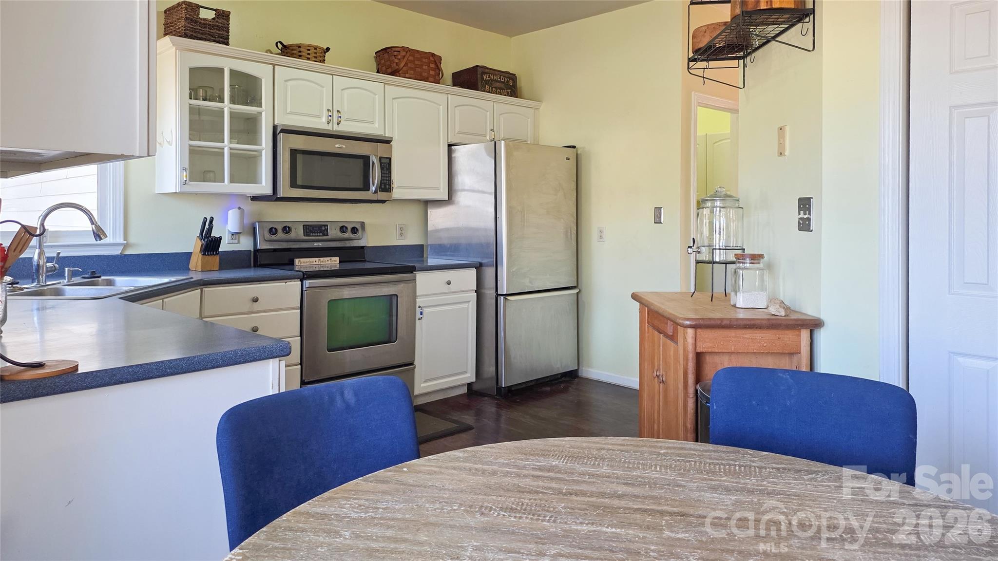 main property photo 10