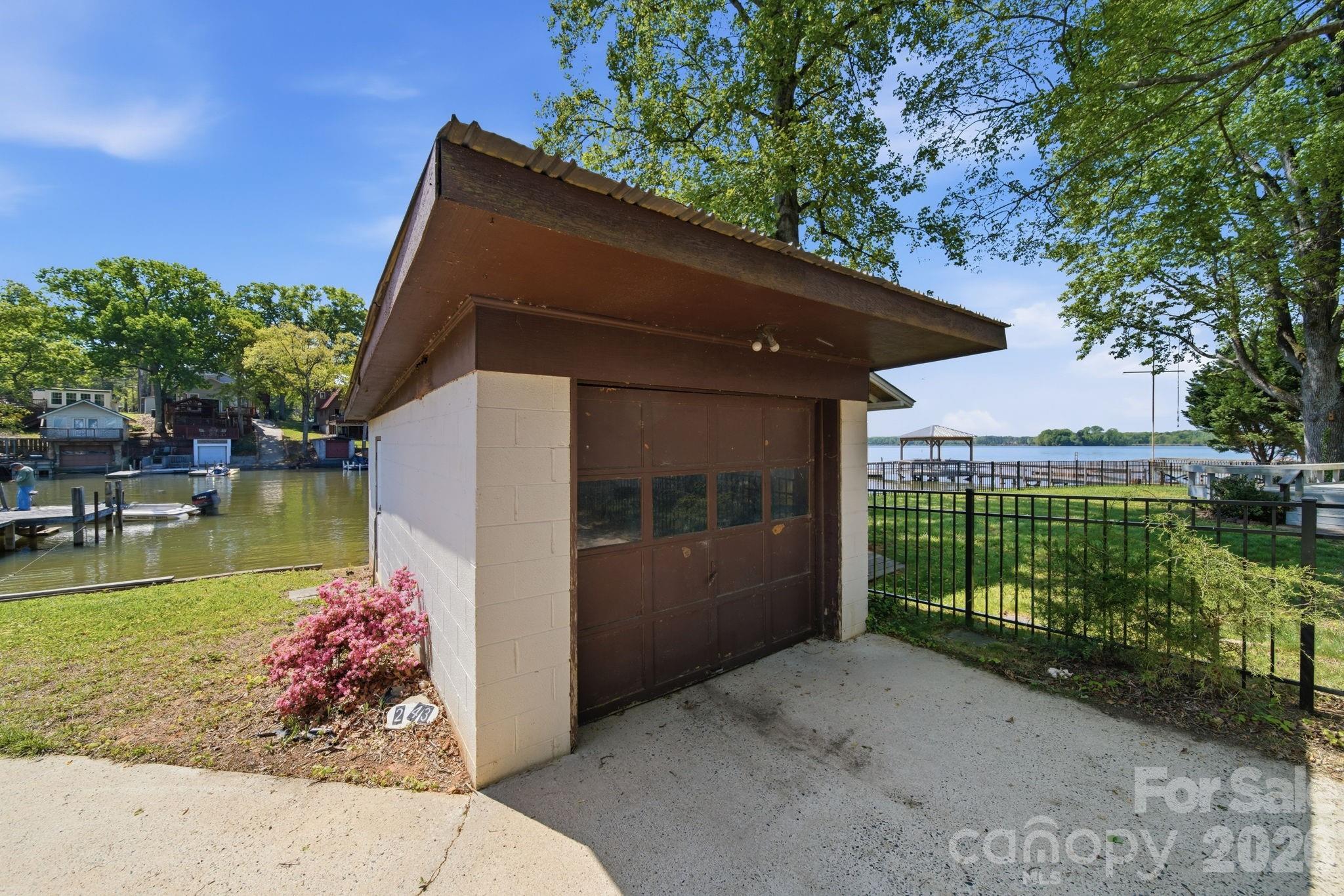main property photo 46