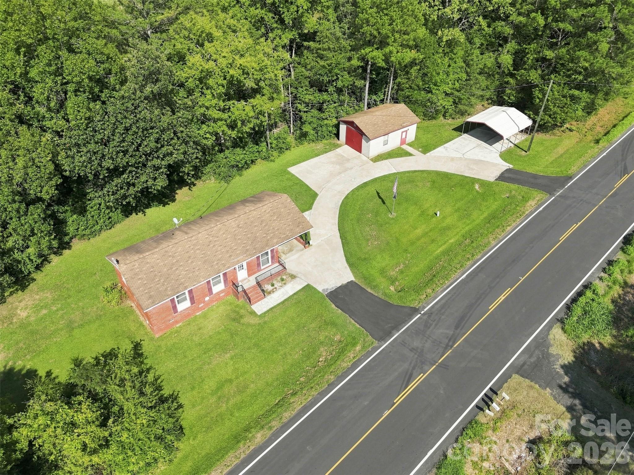main property photo 28