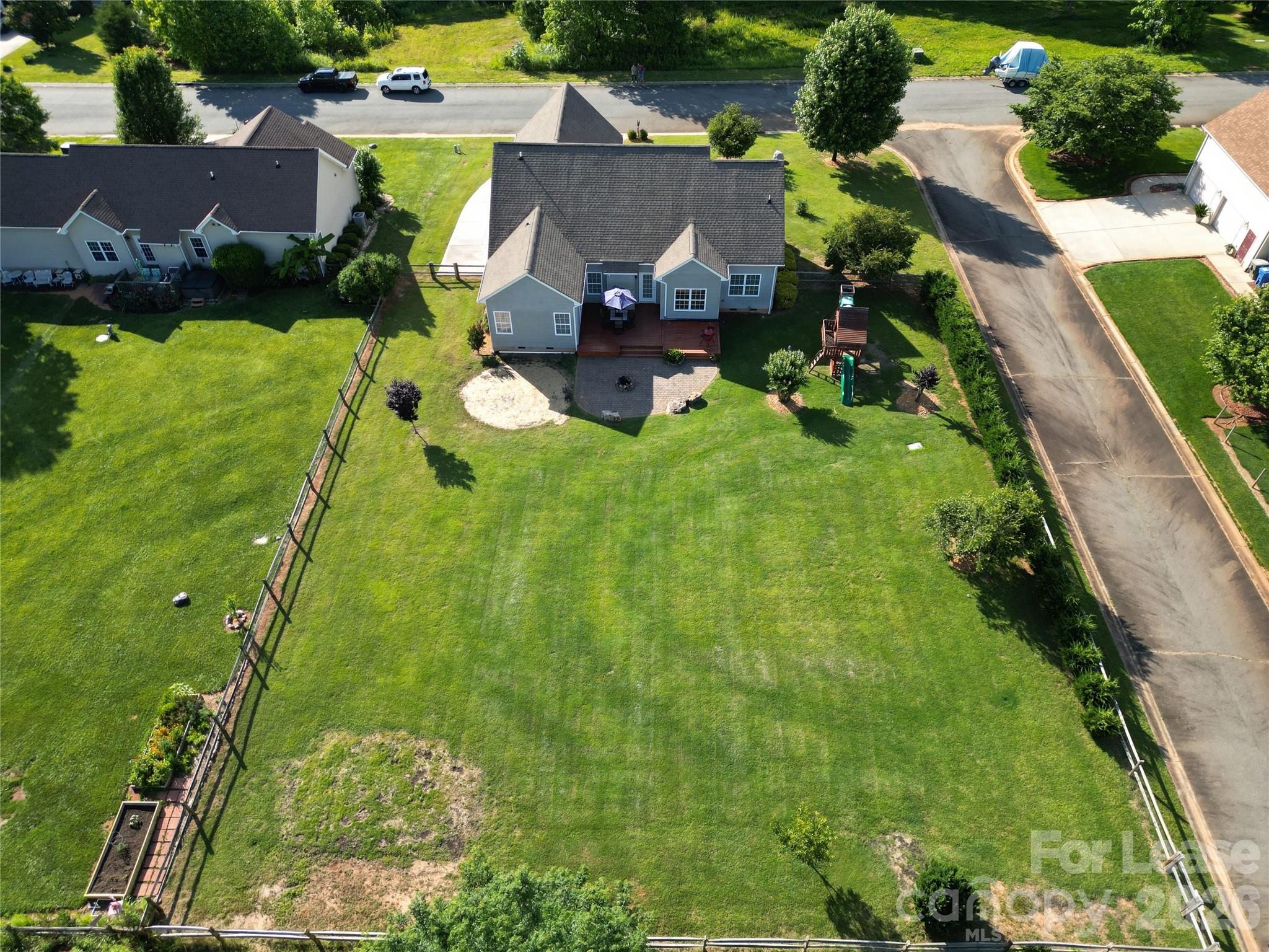 main property photo 36
