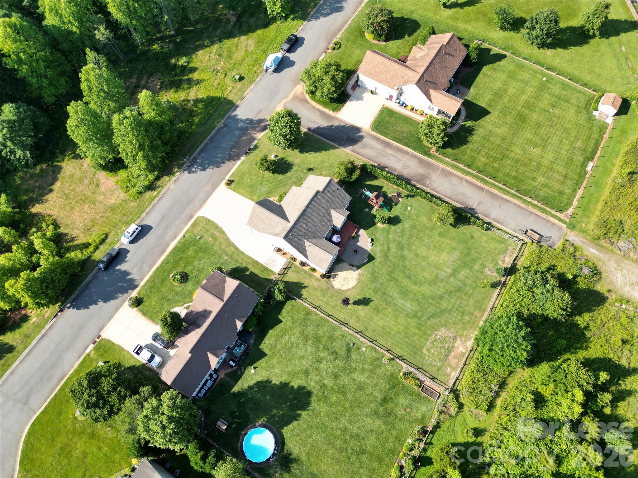 main property photo 40