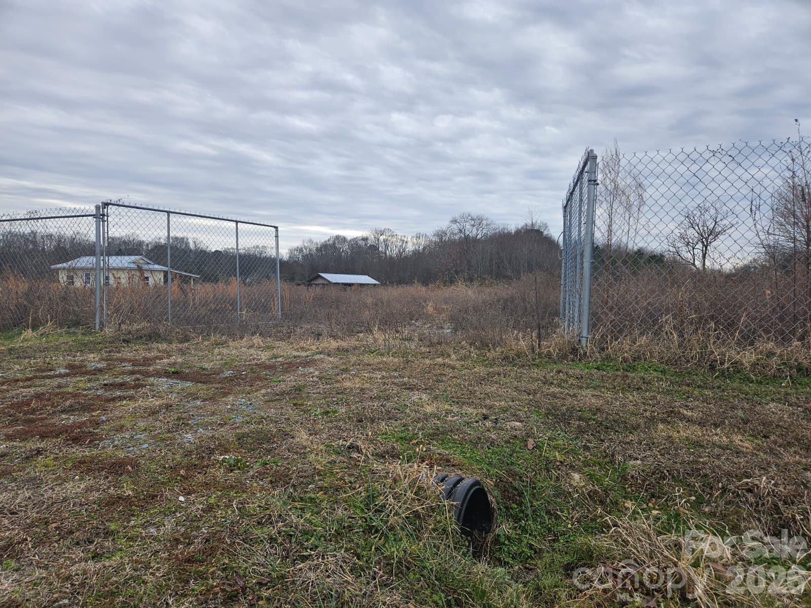 main property photo 11