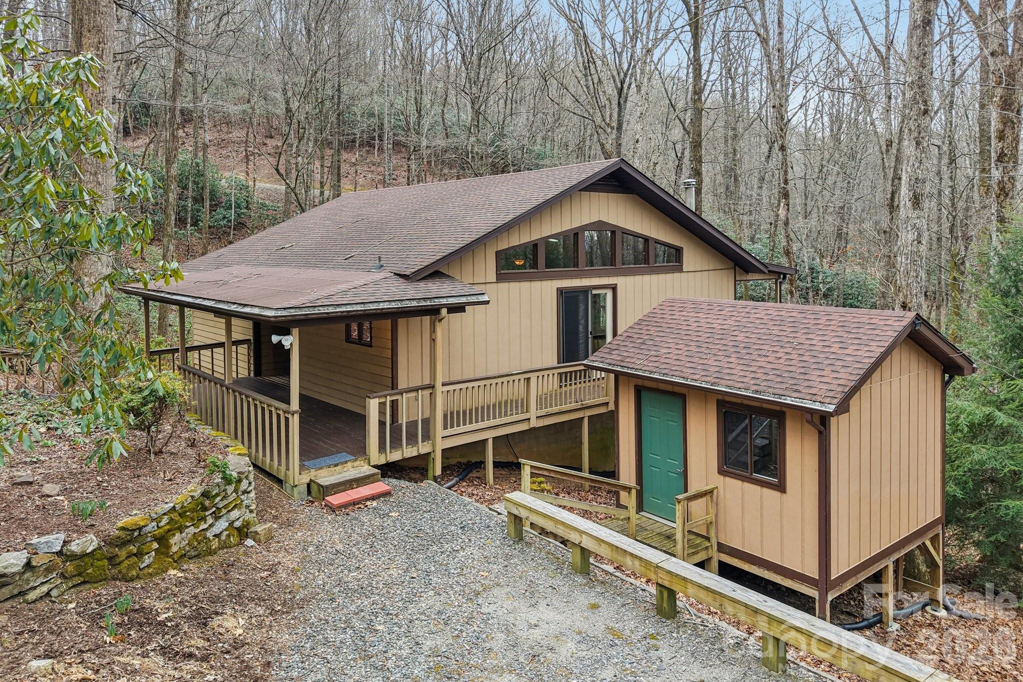main property photo 30