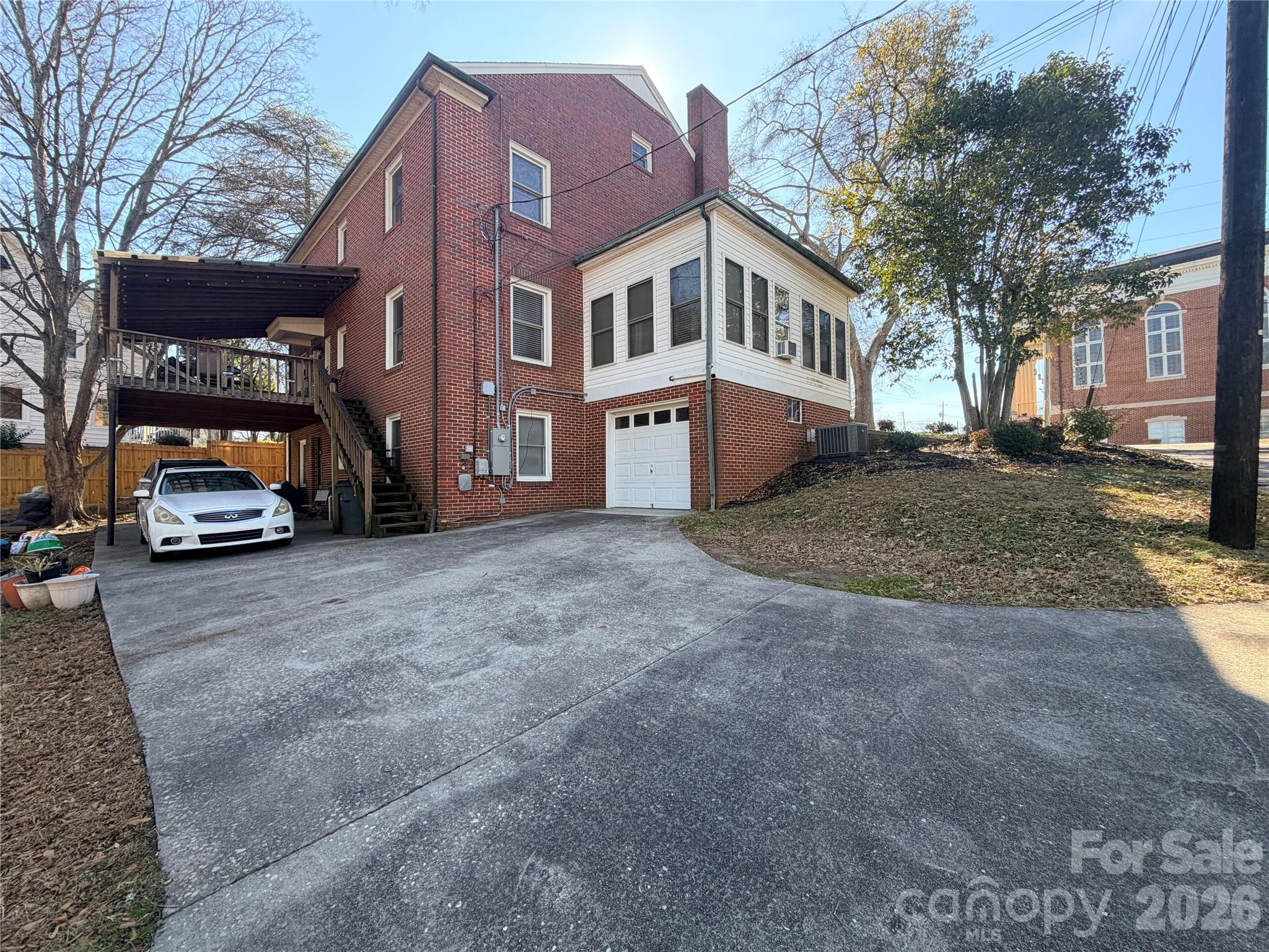 main property photo 5