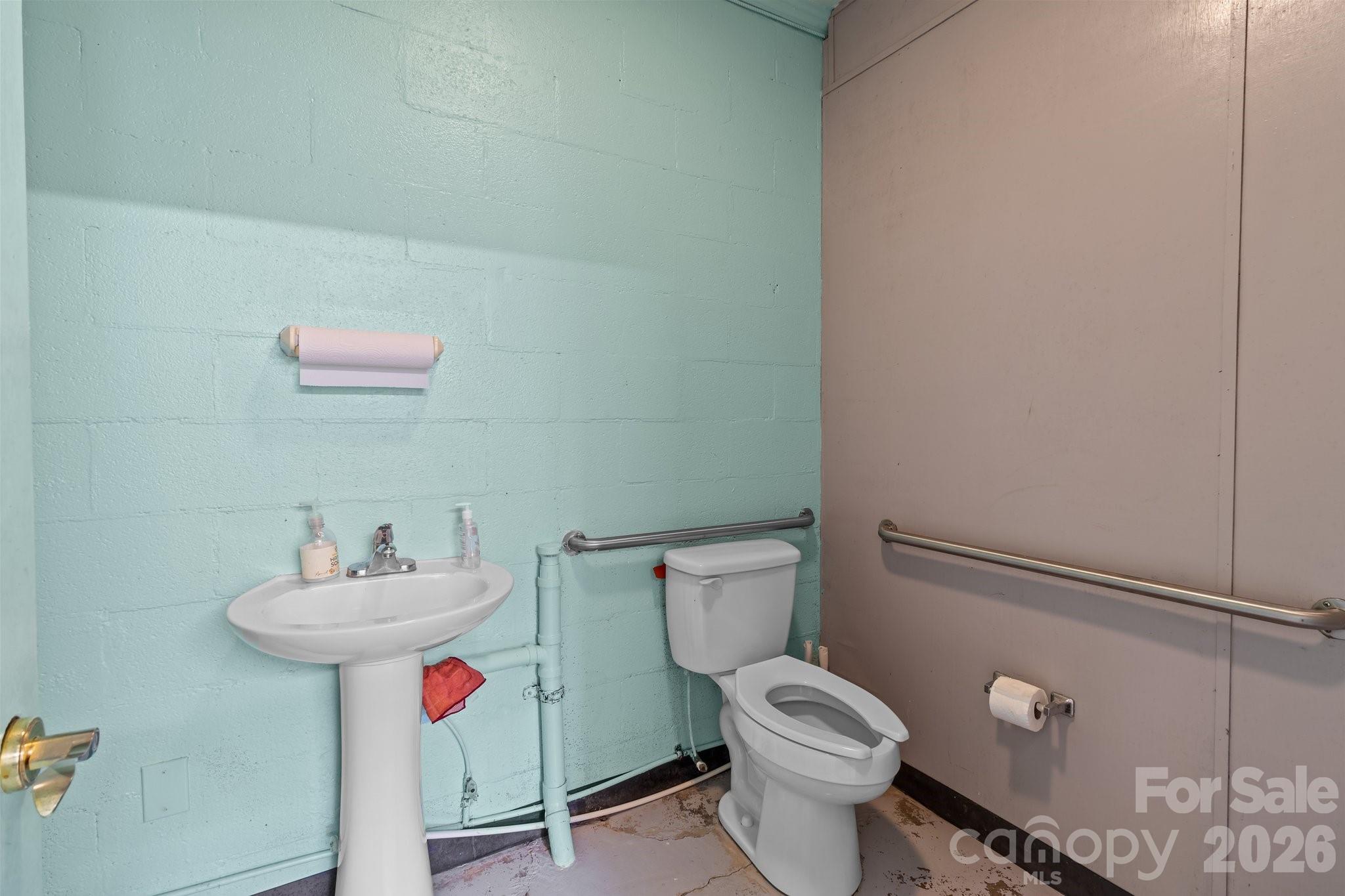main property photo 32
