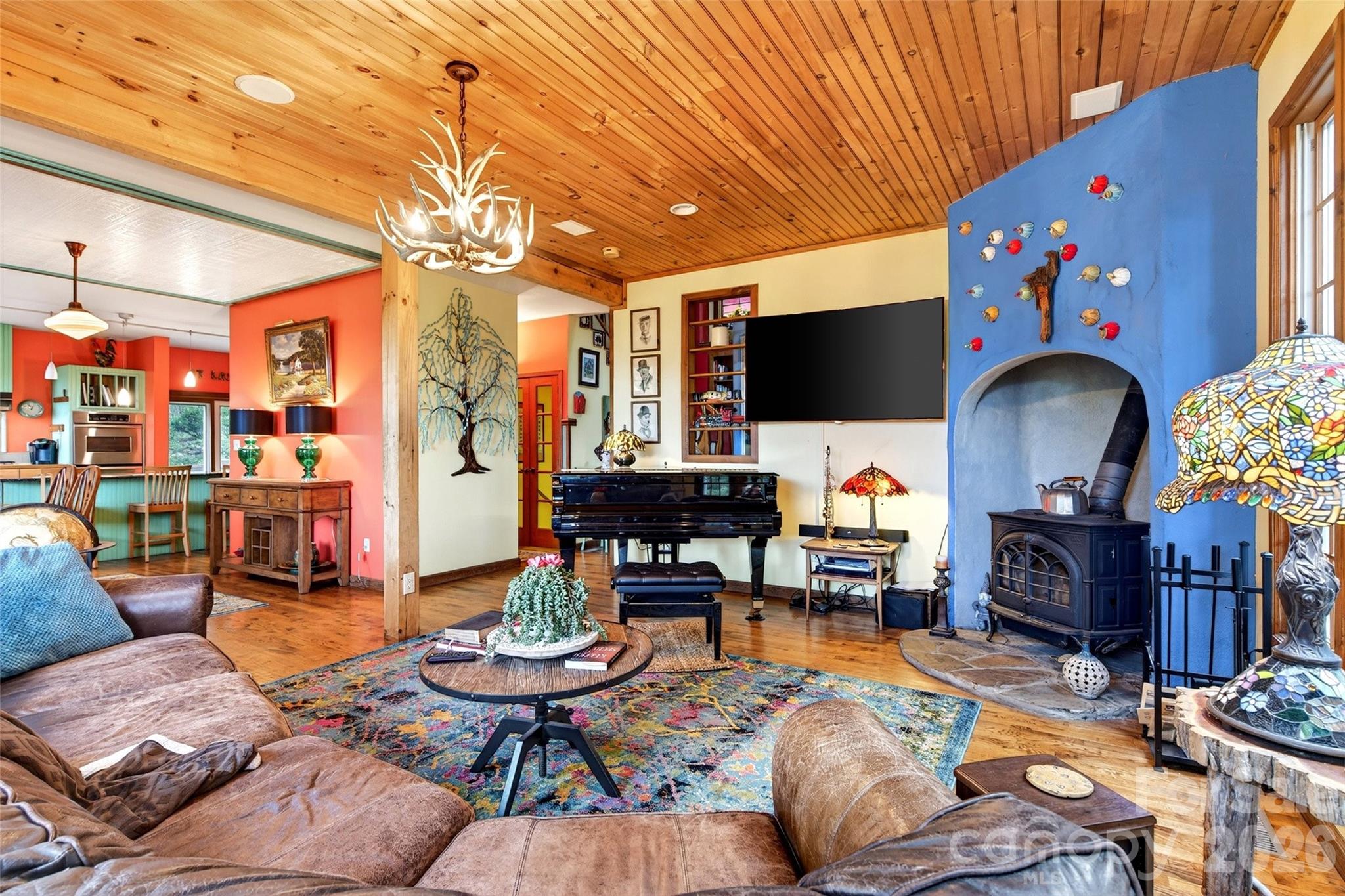 main property photo 5