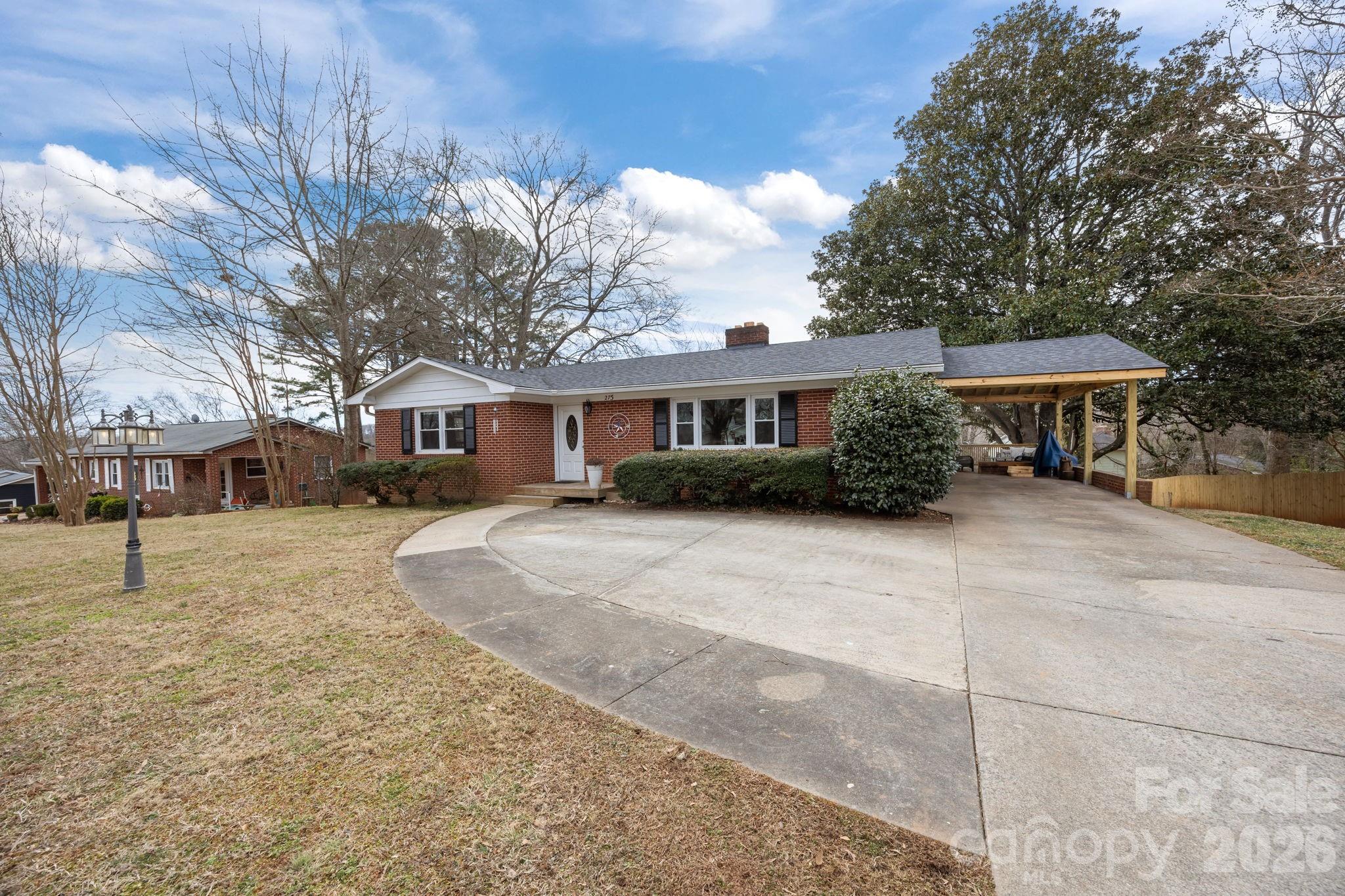 main property photo 3