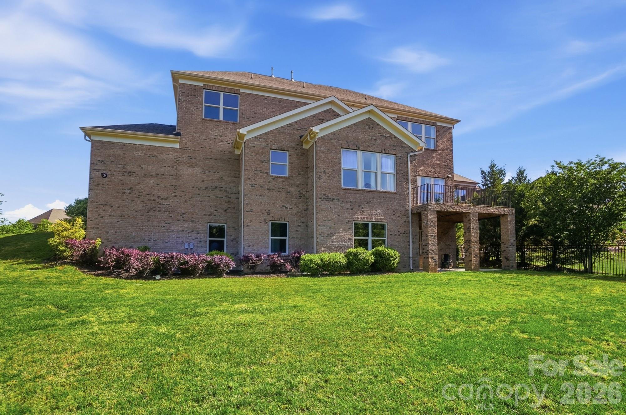 main property photo 12