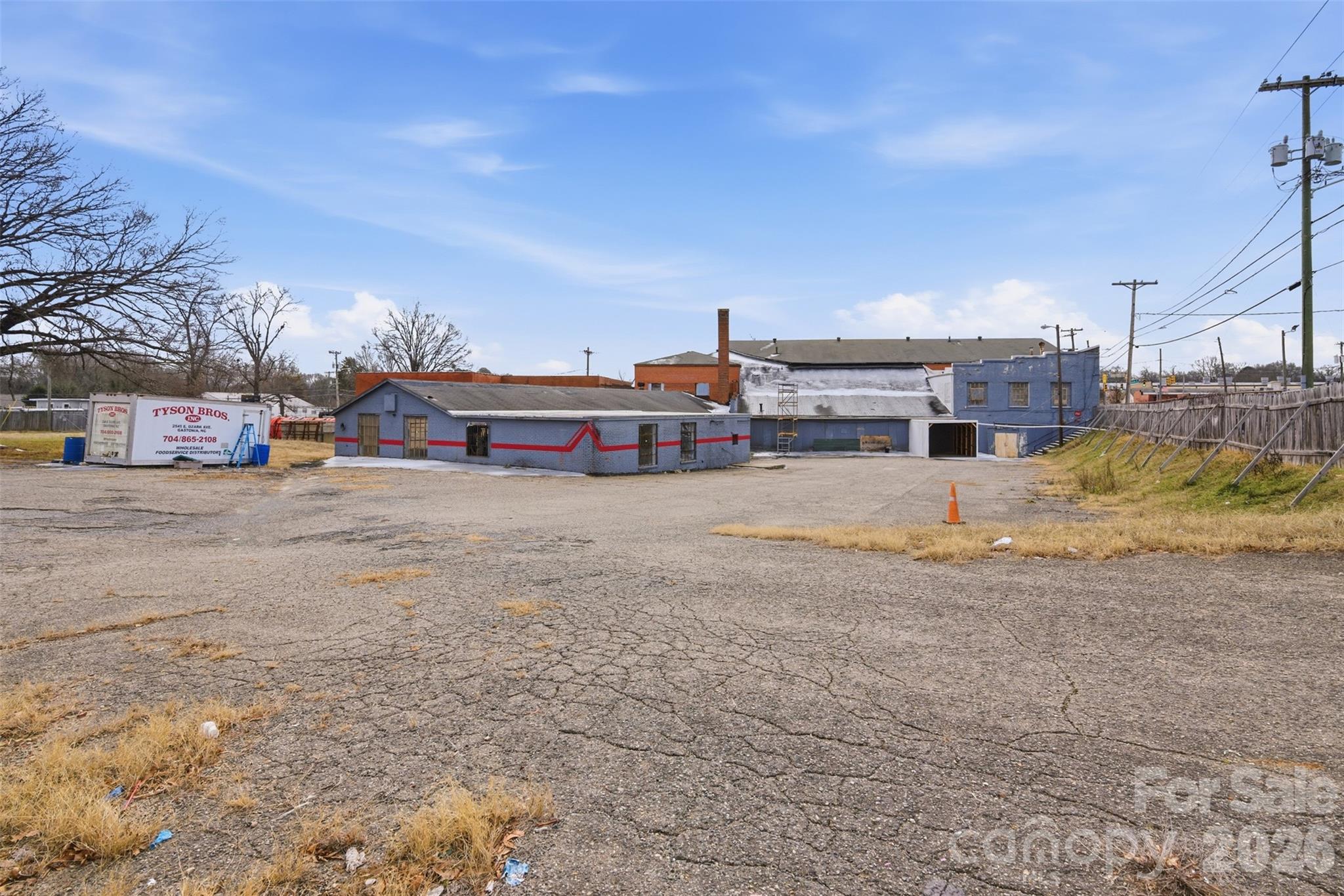 main property photo 9