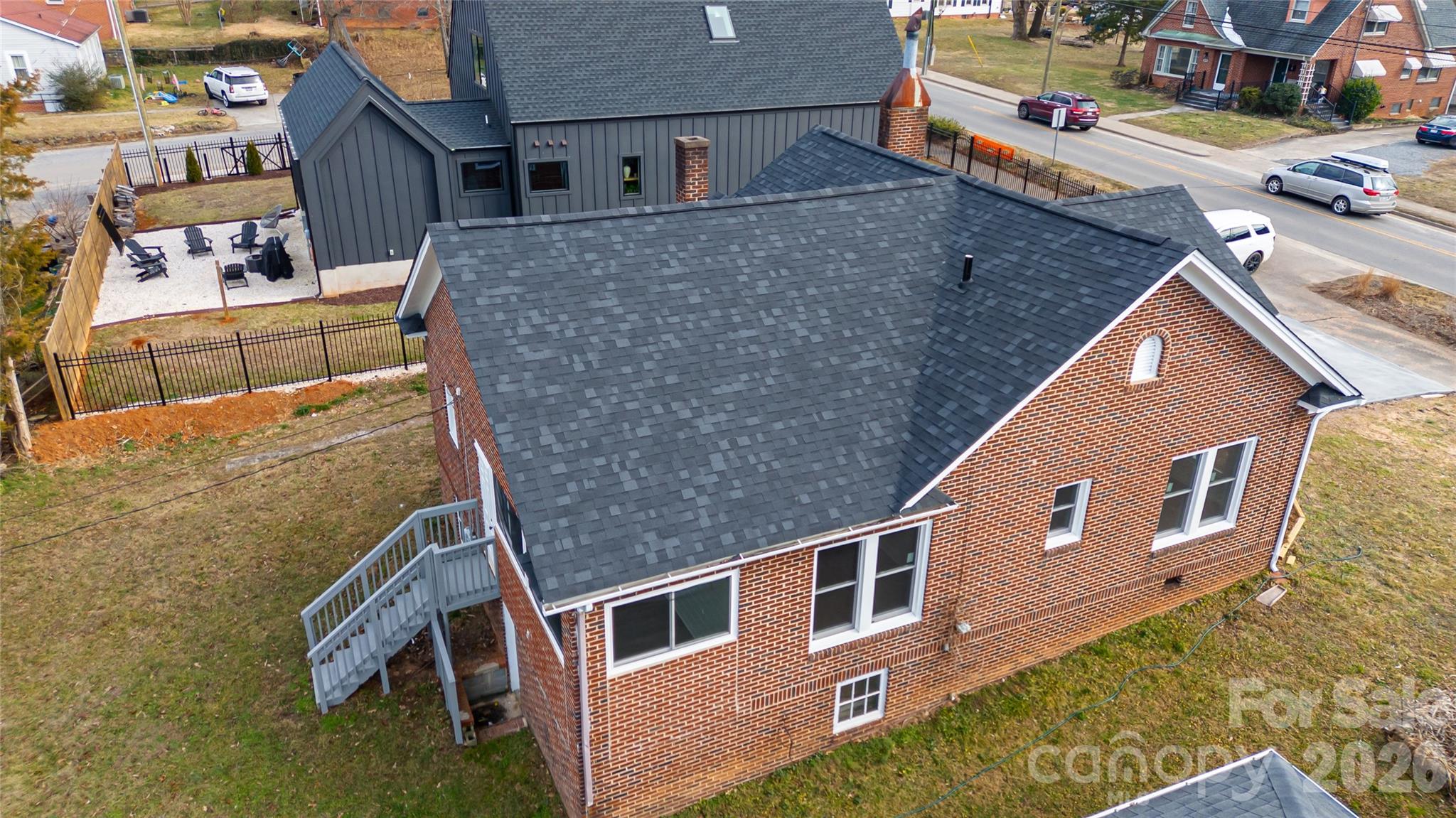 main property photo 23