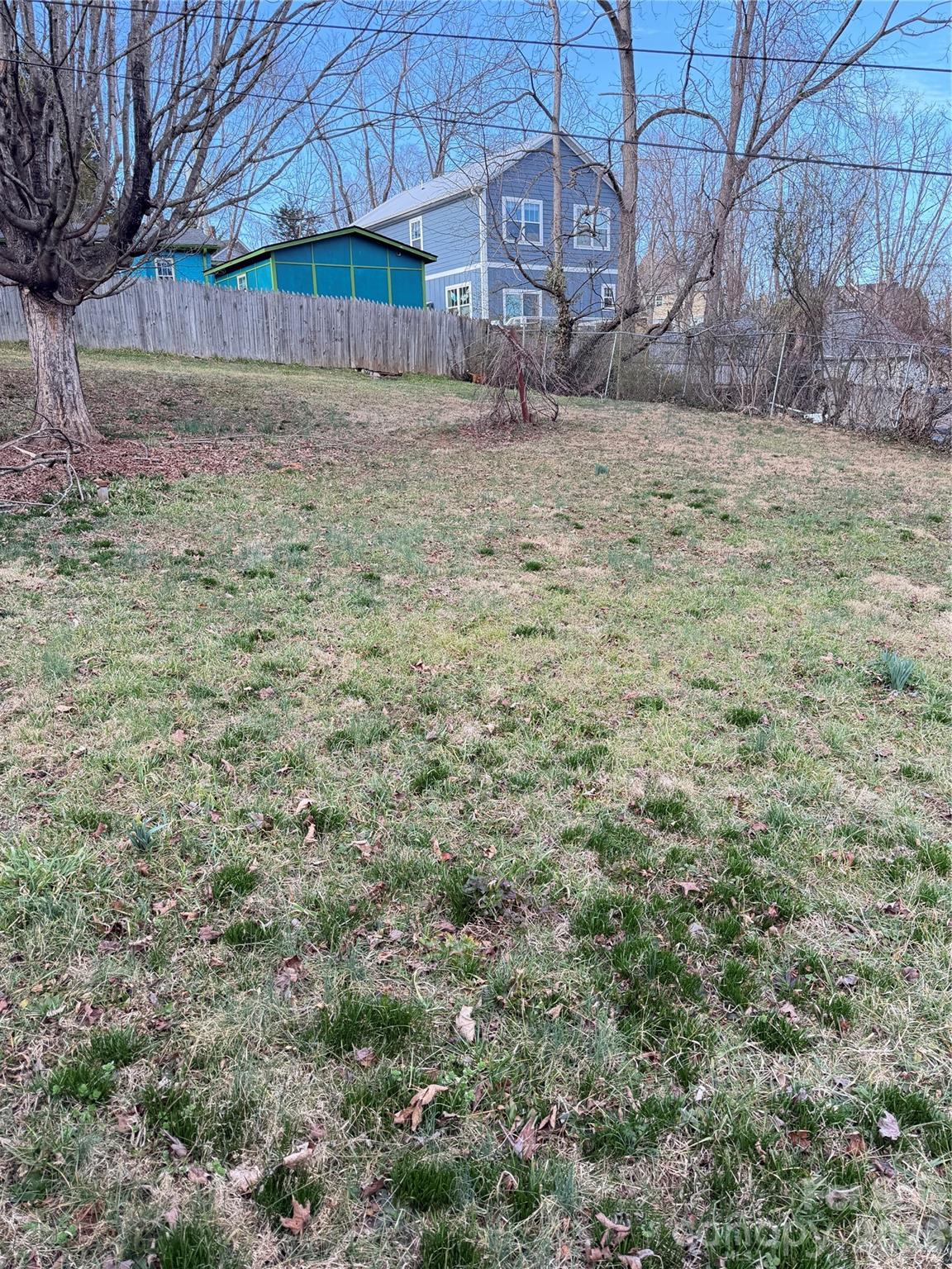 main property photo 11