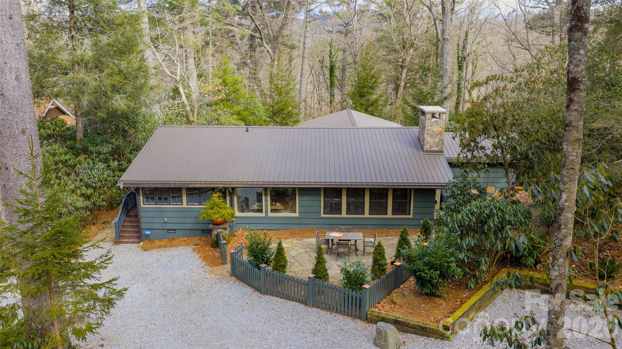 main property photo 40